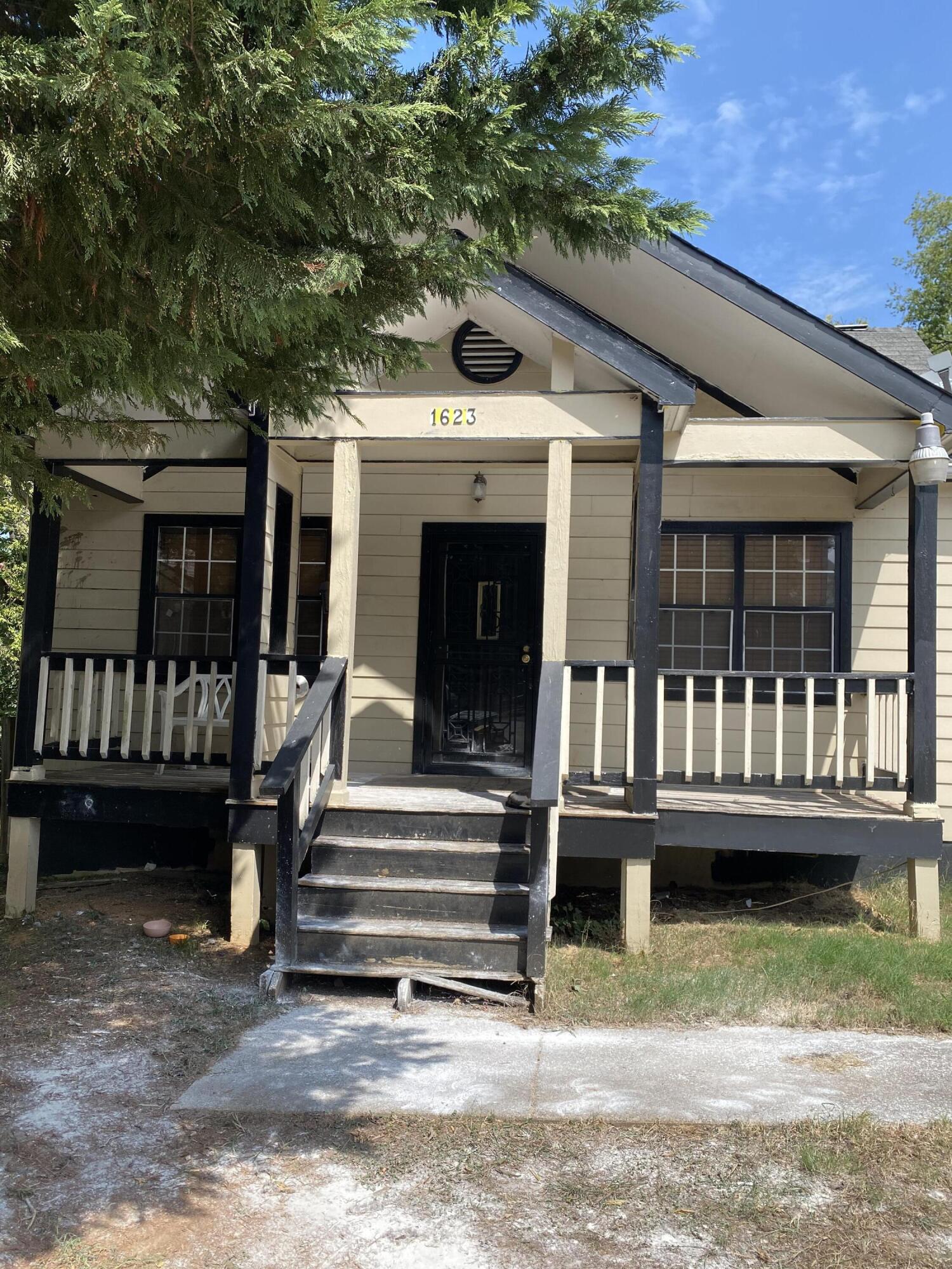 1623 Hickory Place