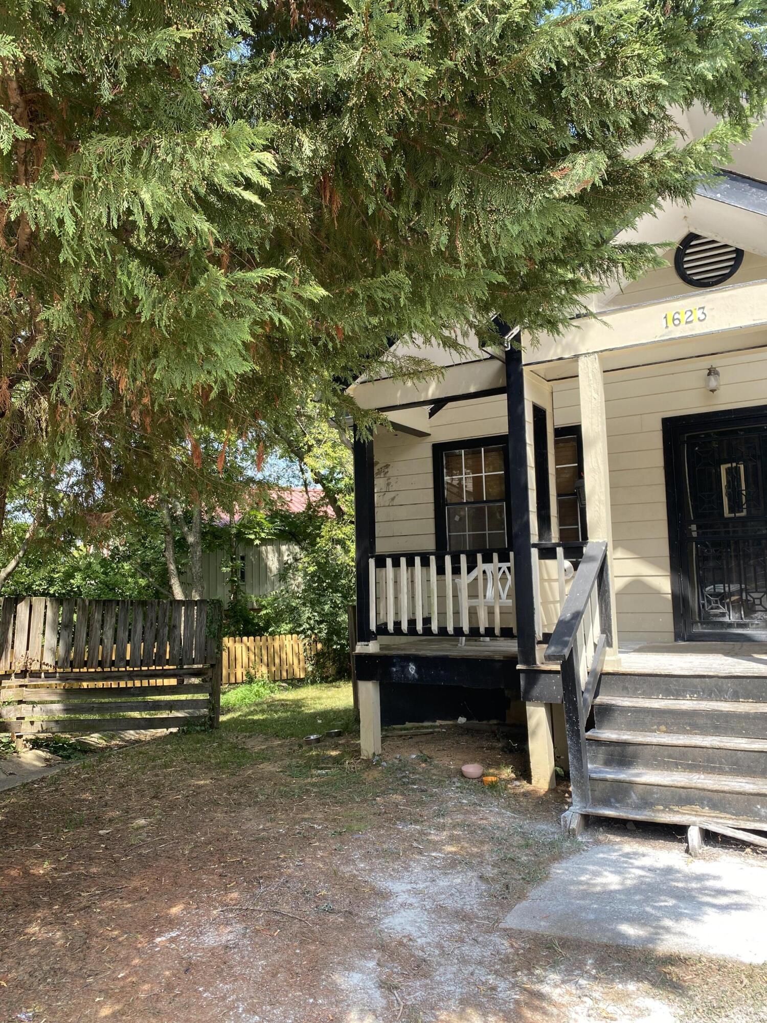 1623 Hickory Place