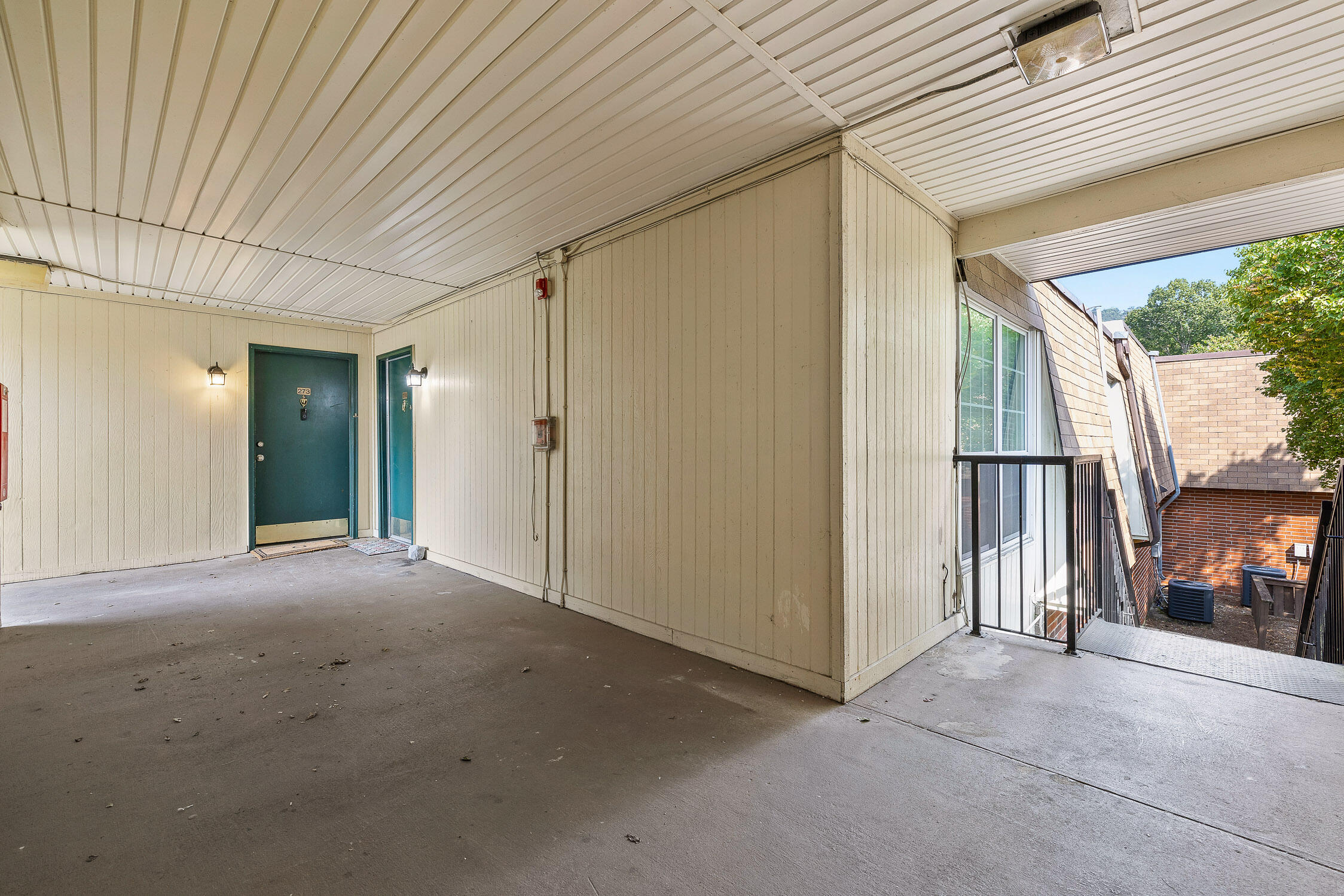 900 Mountain Creek Road, Q274
