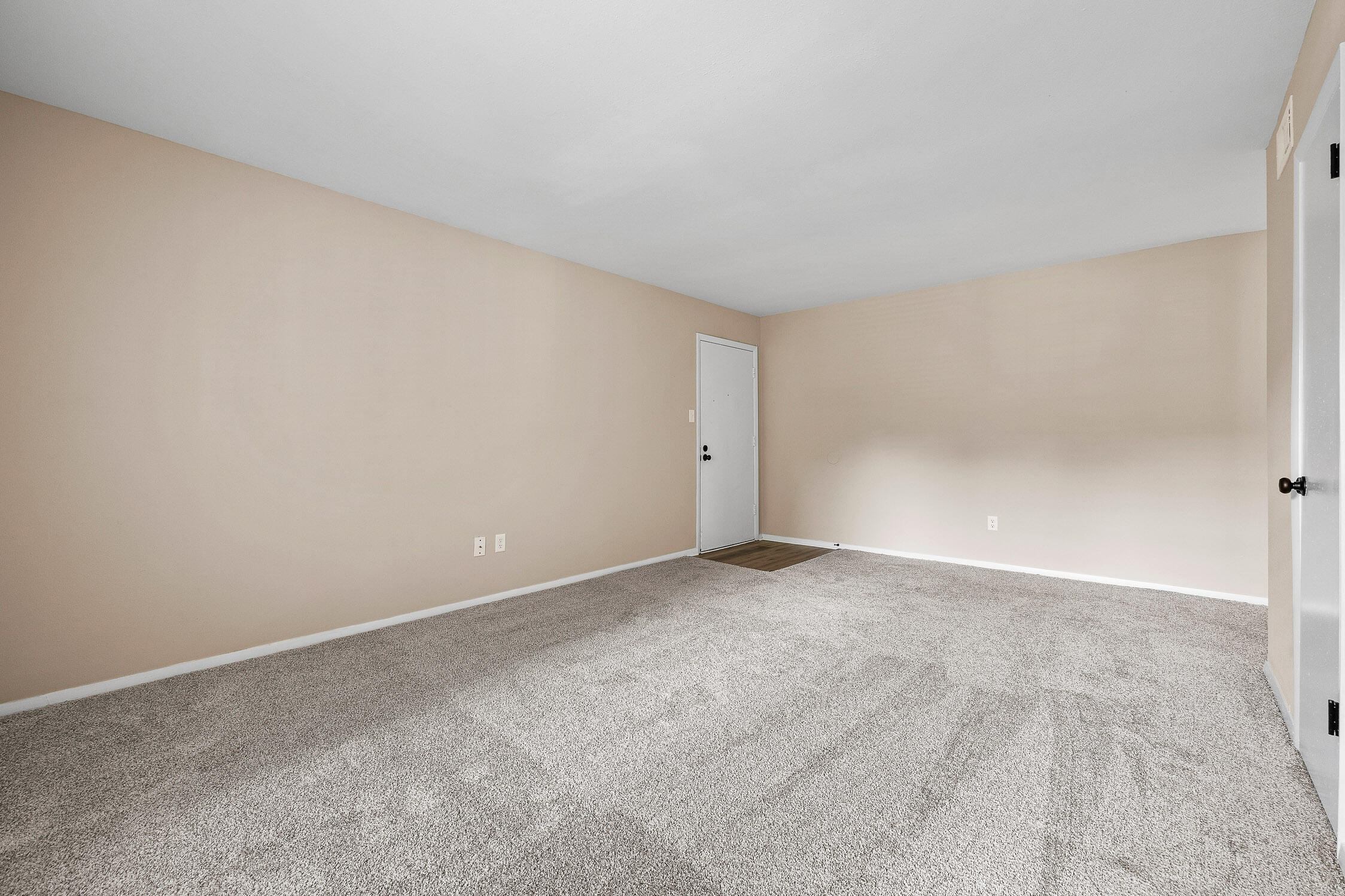 900 Mountain Creek Road, Q274