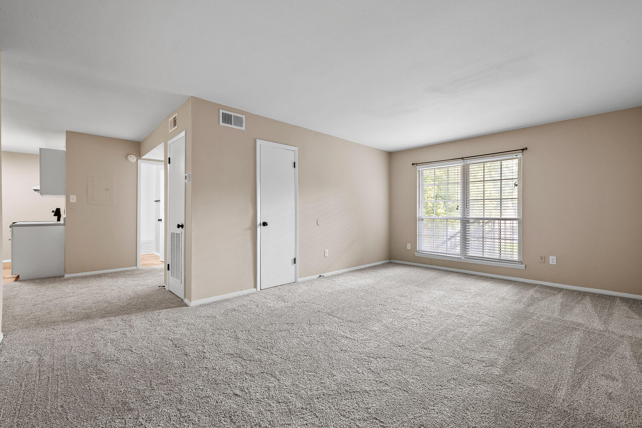 900 Mountain Creek Road, Q274