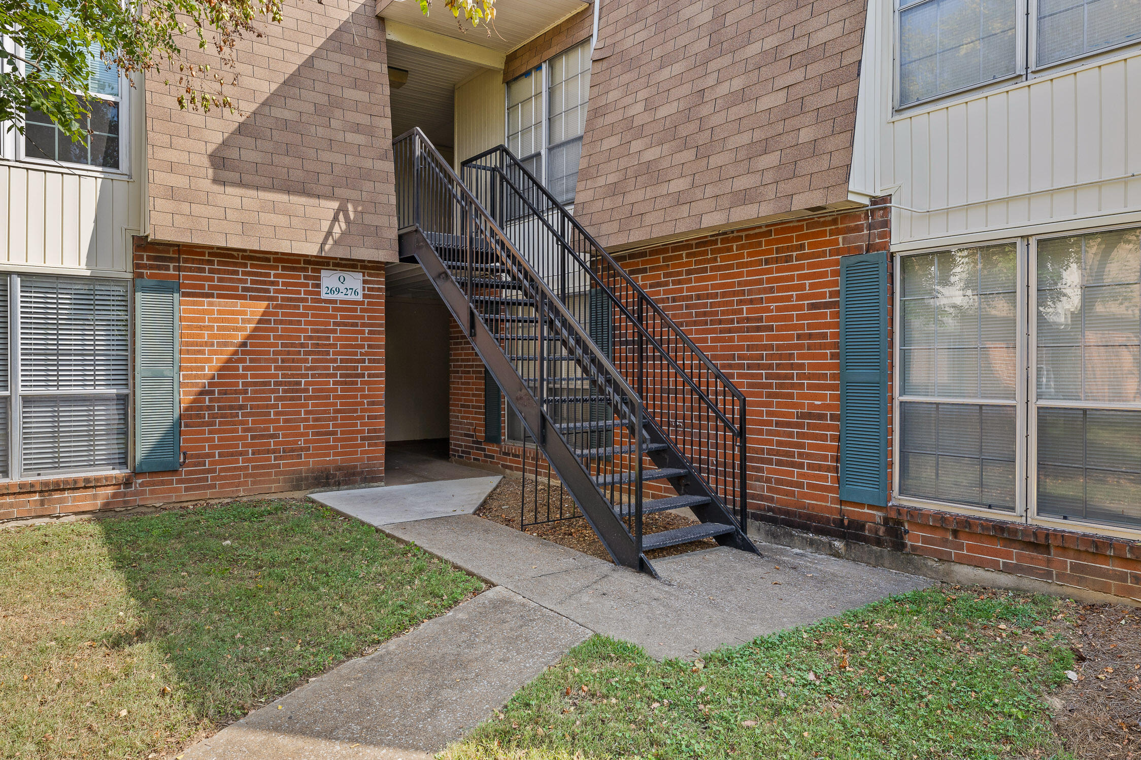 900 Mountain Creek Road, Q274