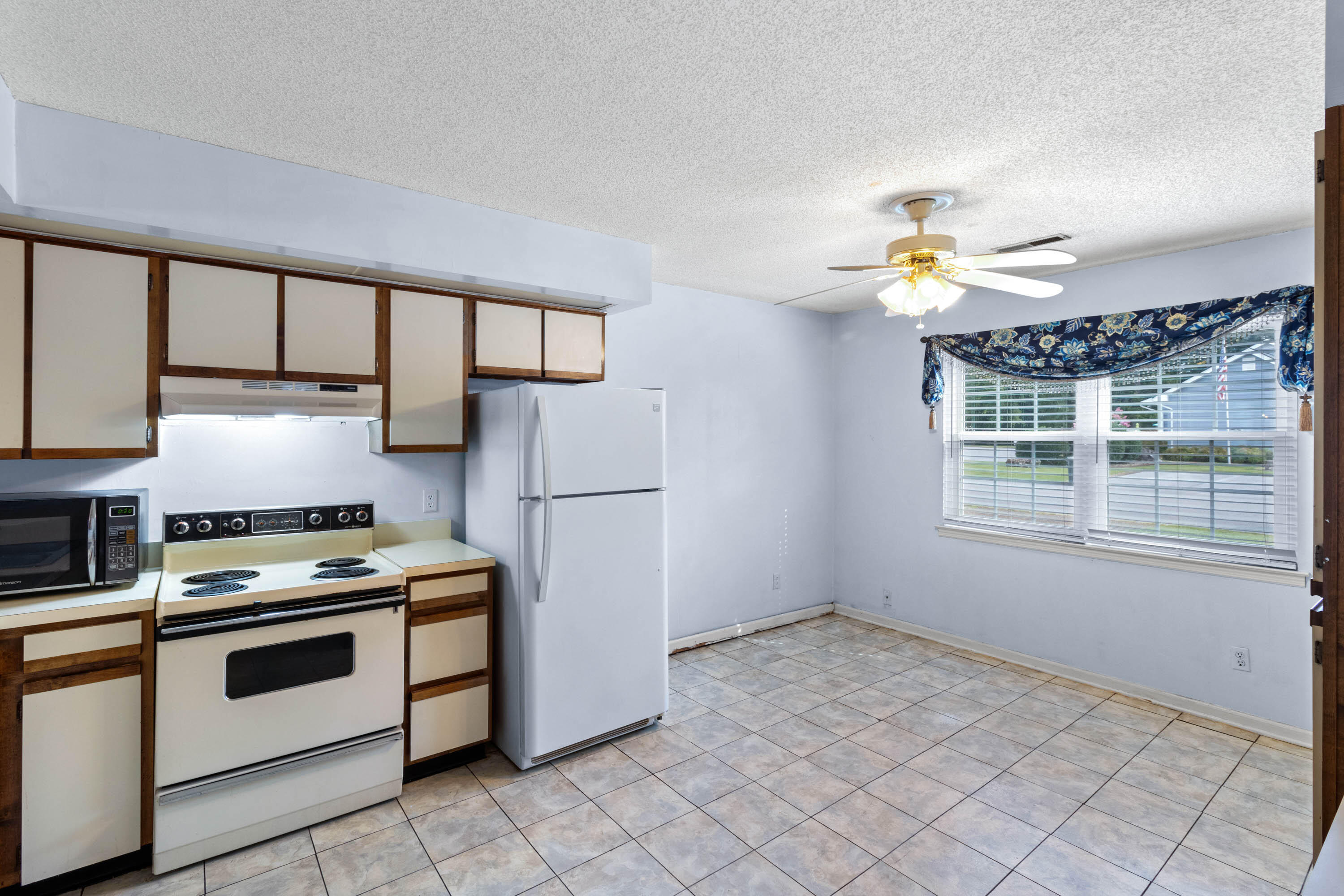 6757 Hickory Creek Road