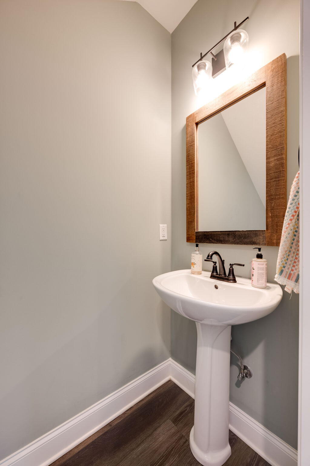 5886 Amber Valley Lane