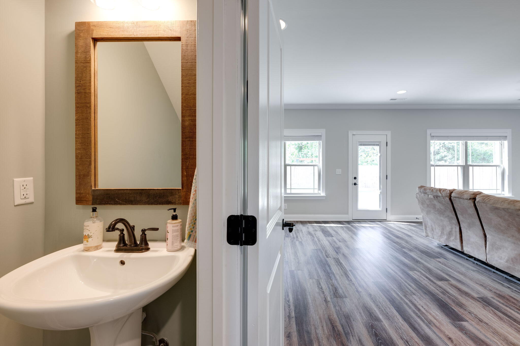 5886 Amber Valley Lane