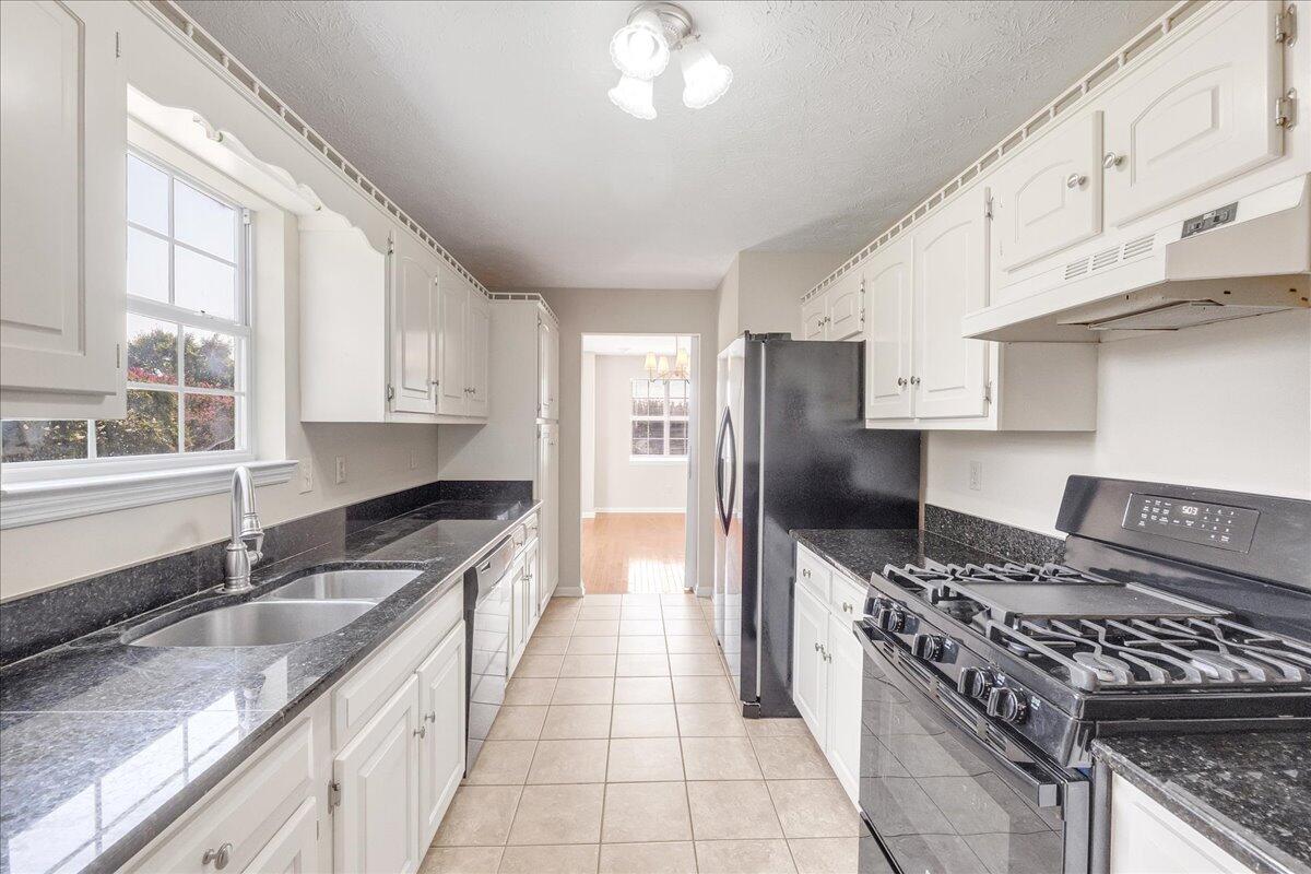 2711 Windtop Lane