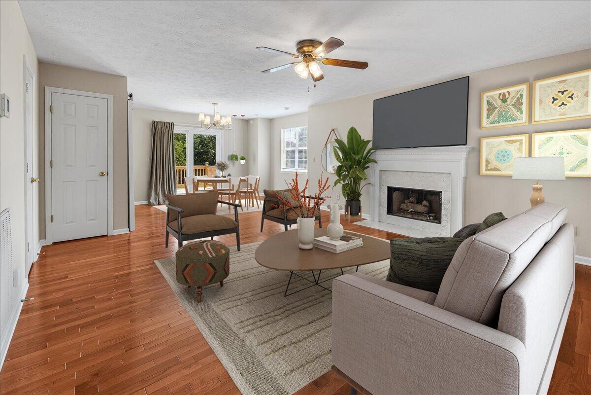 2711 Windtop Lane