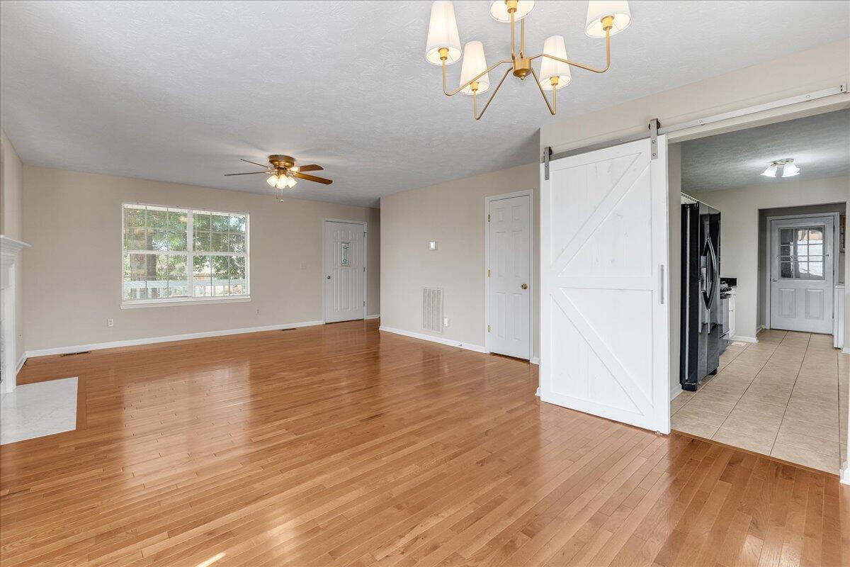 2711 Windtop Lane