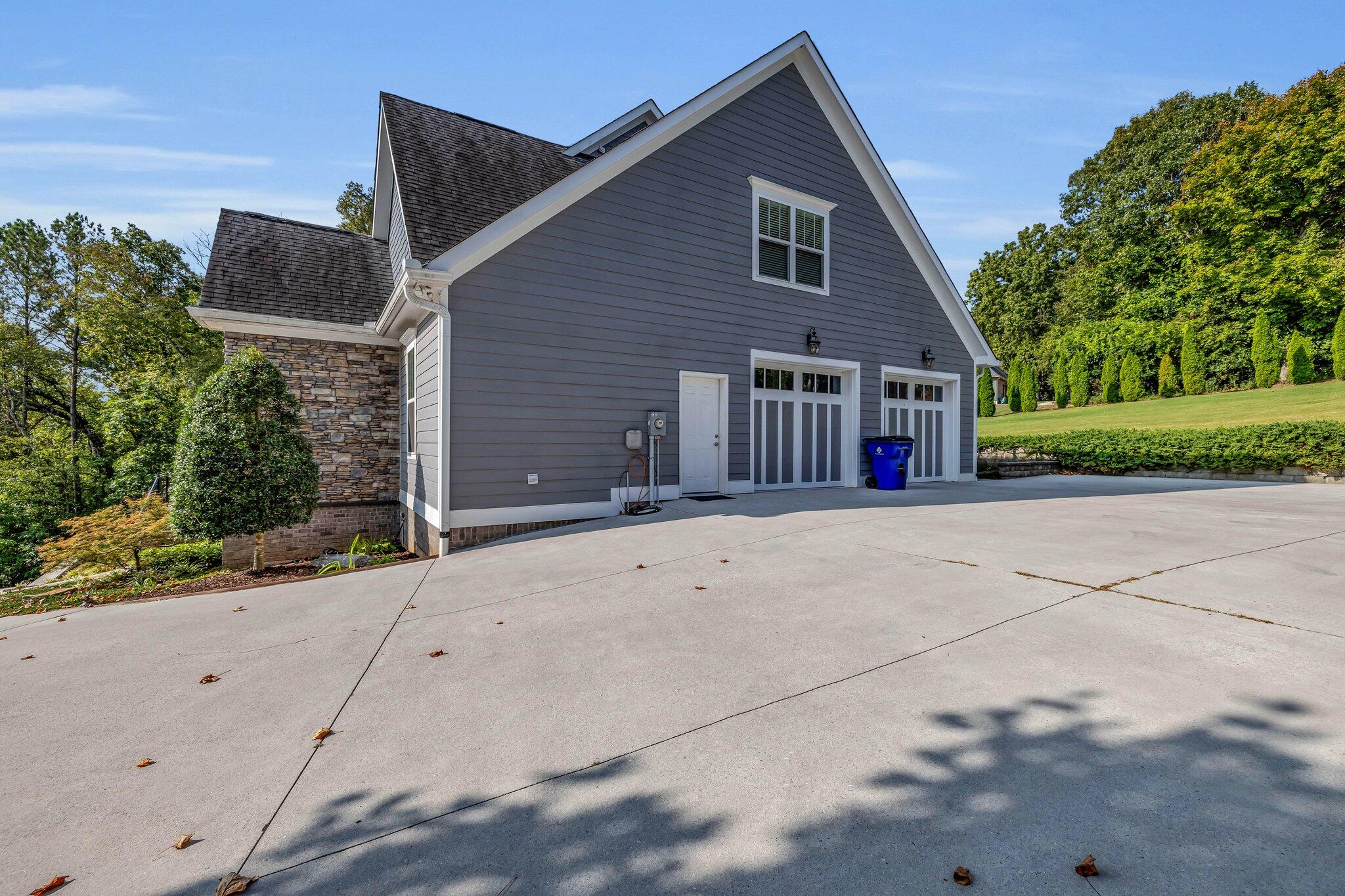 8213 Pierpoint Drive