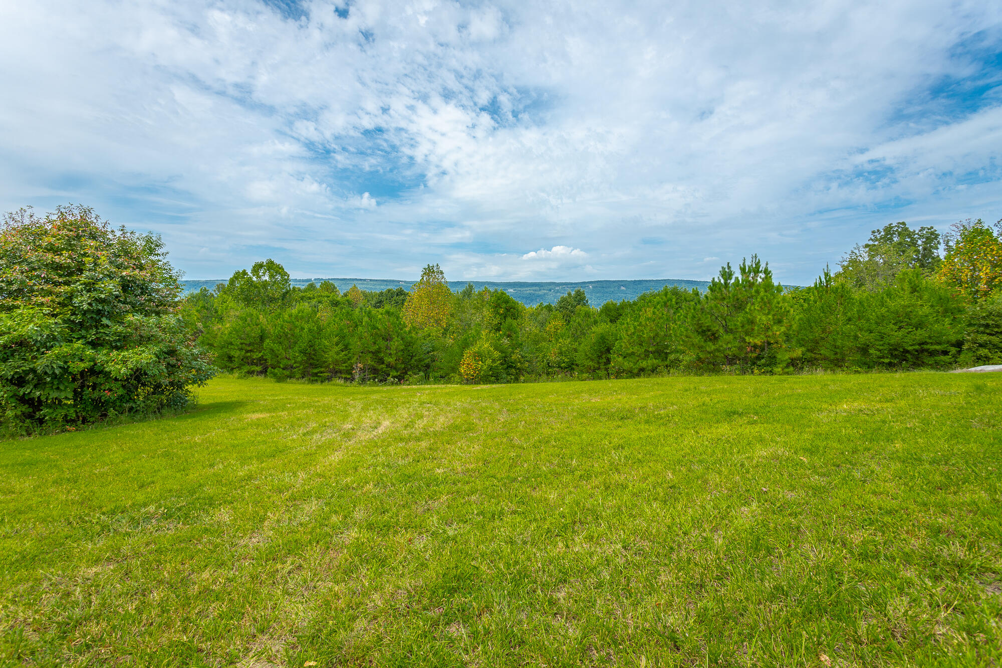 215 Jl Davis Lane