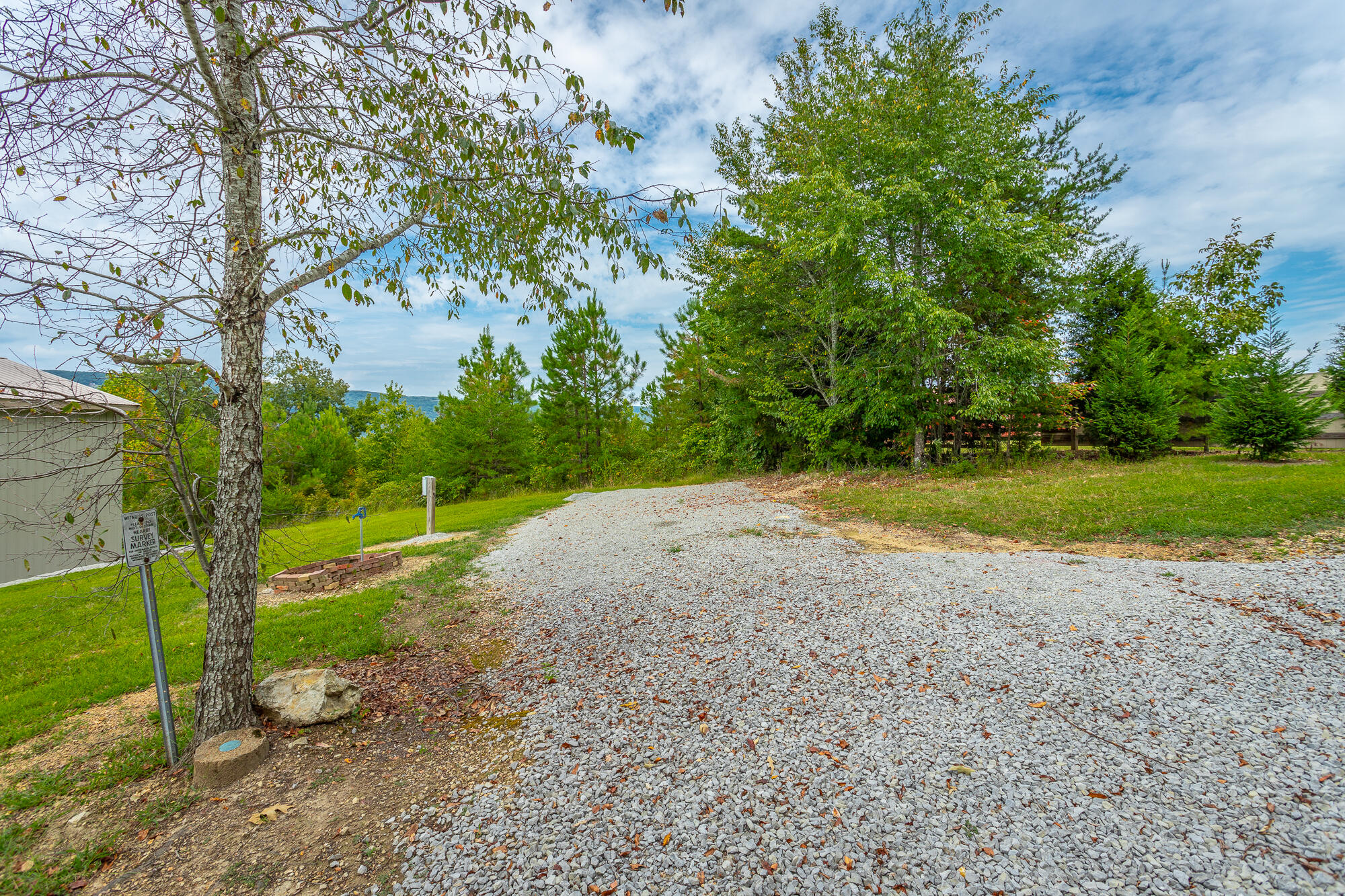 215 Jl Davis Lane