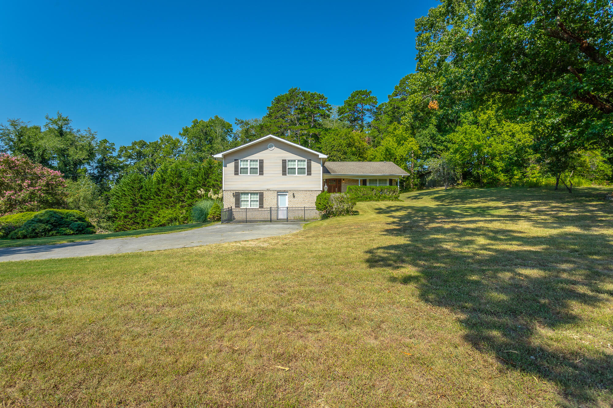 8031 Middle Valley Road