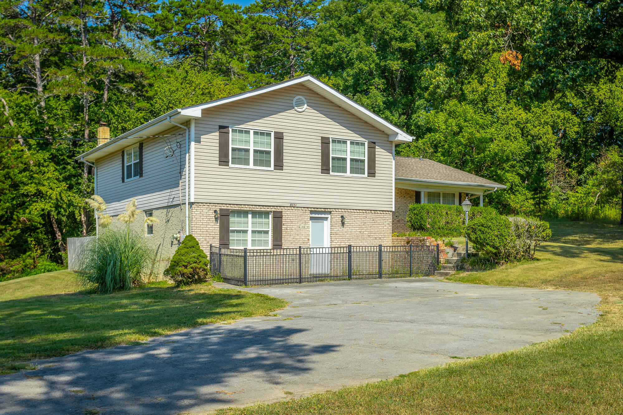8031 Middle Valley Road