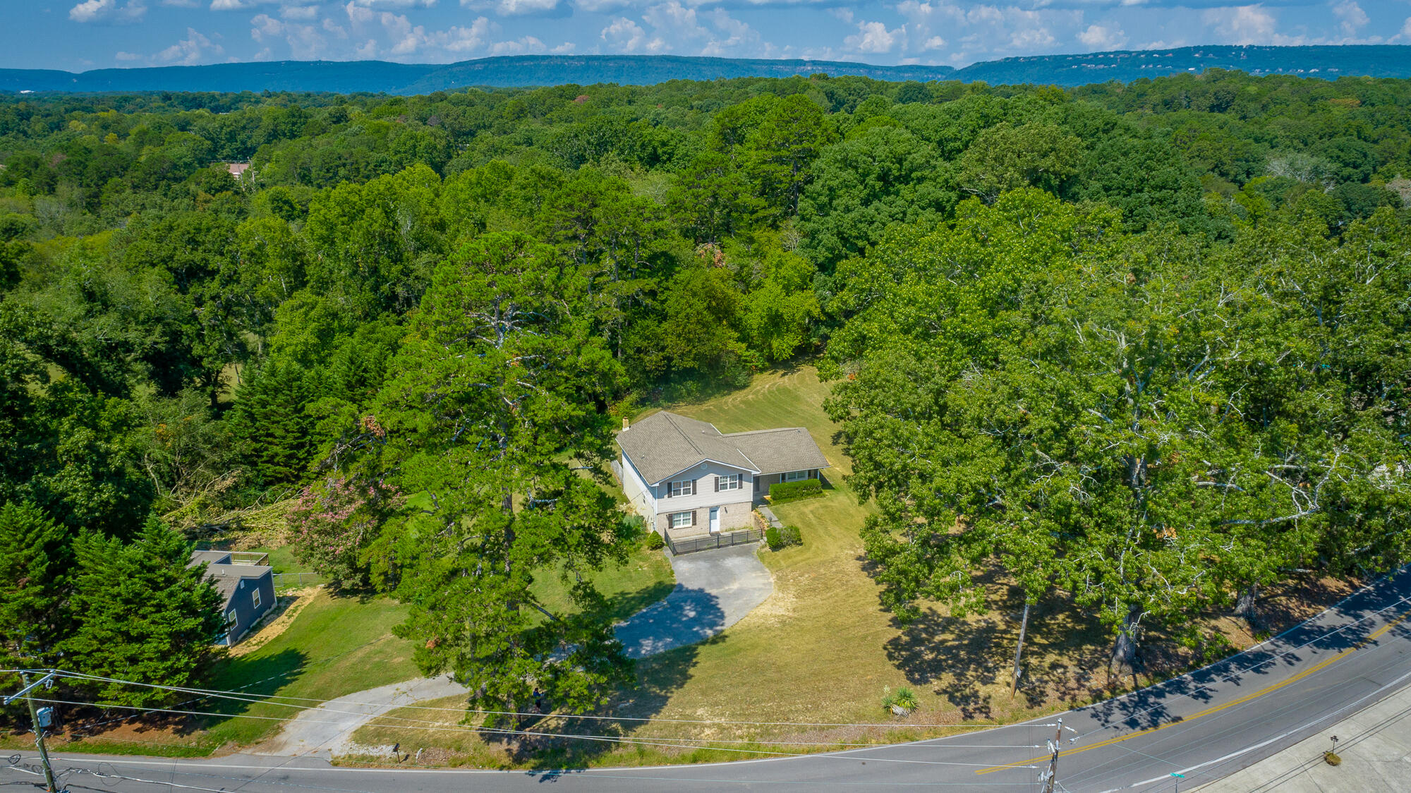 8031 Middle Valley Road