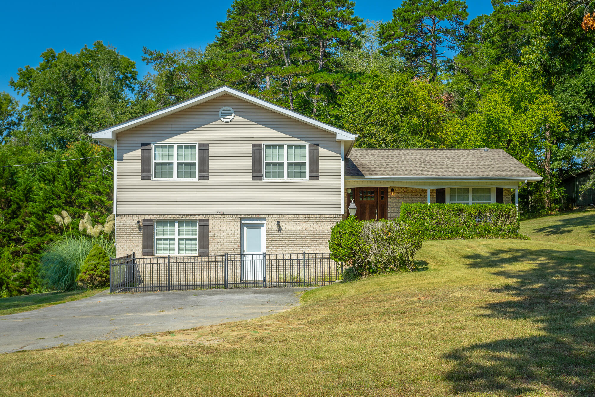 8031 Middle Valley Road