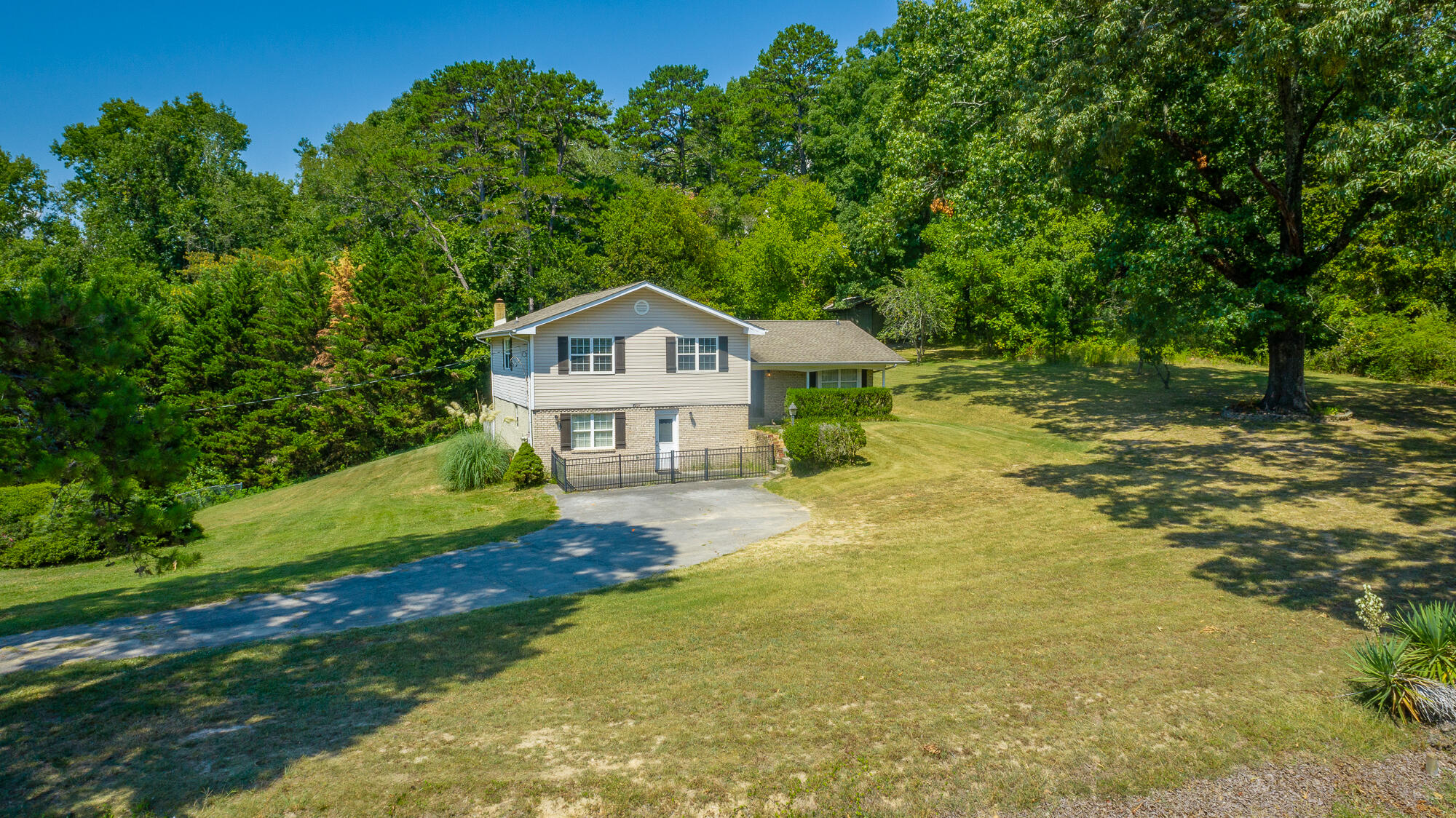 8031 Middle Valley Road
