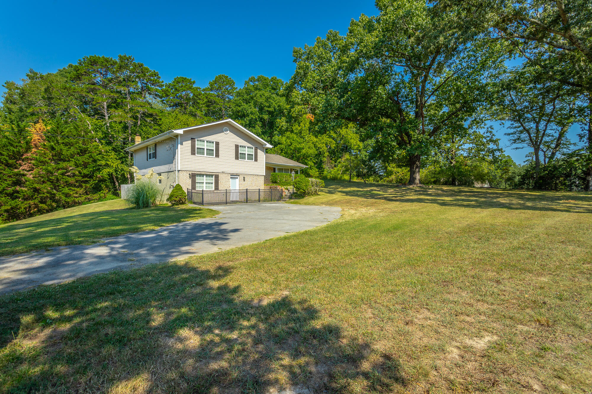 8031 Middle Valley Road