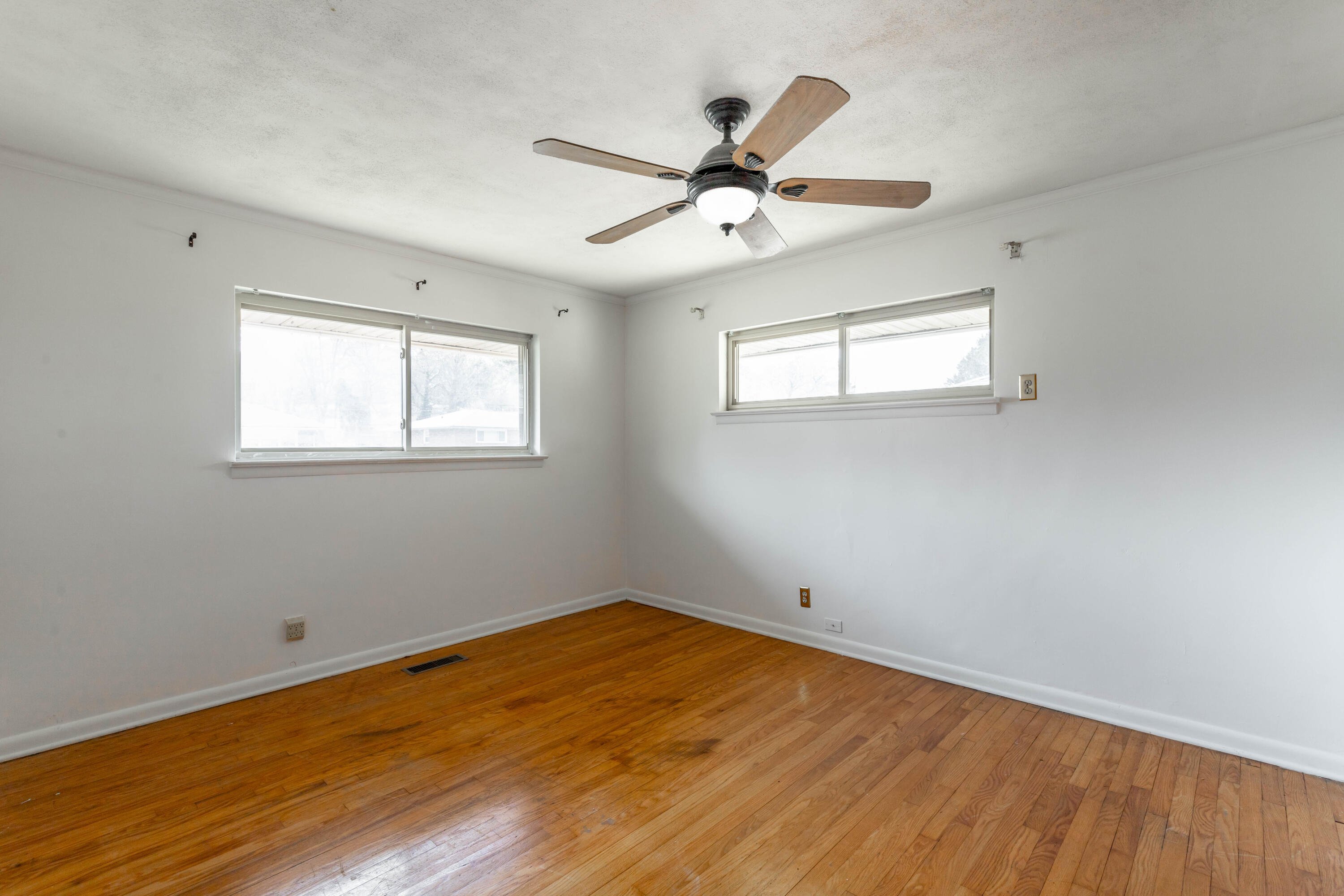 4725 Fairwood Lane