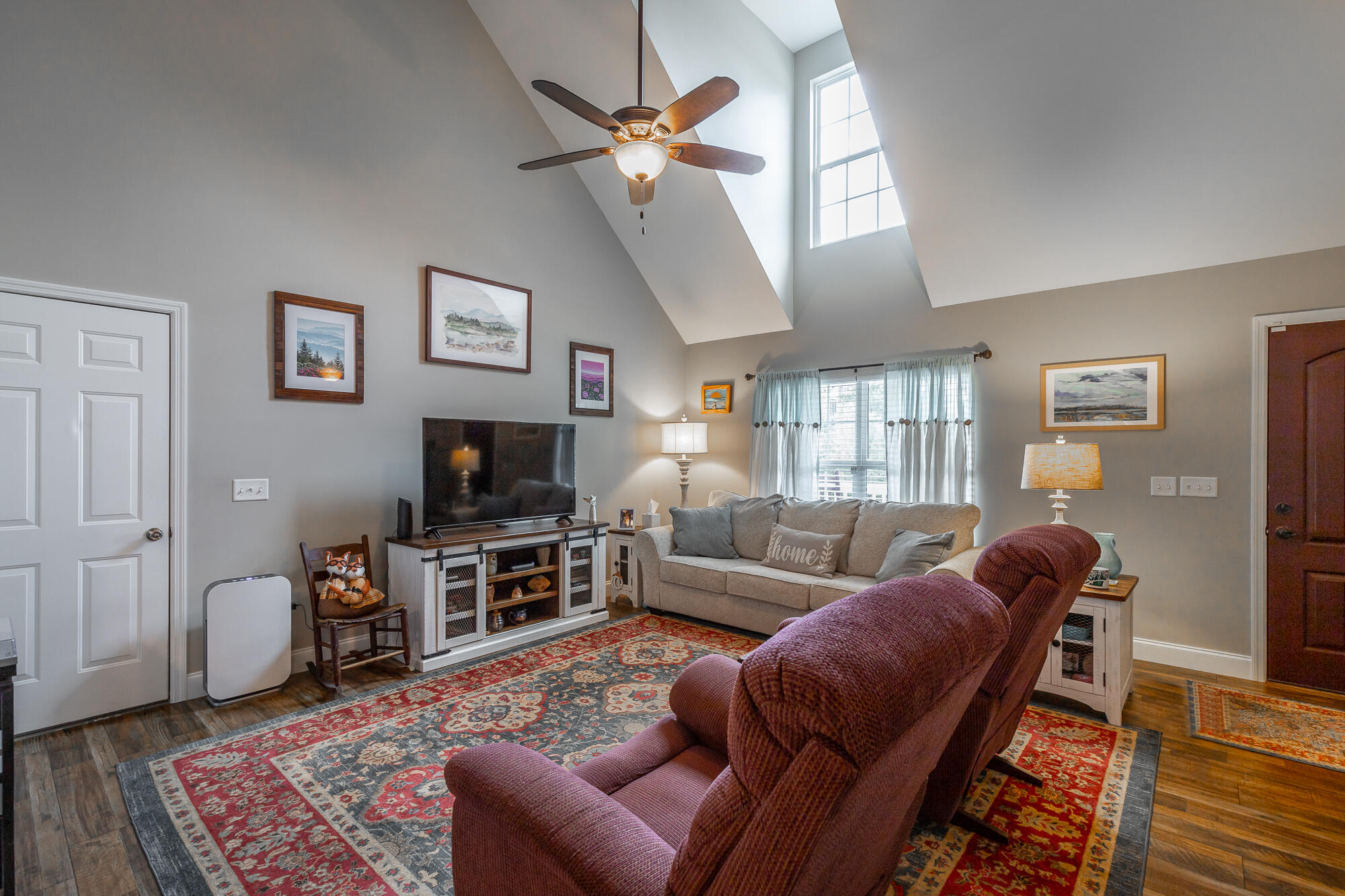 265 Greenbriar Trail NE