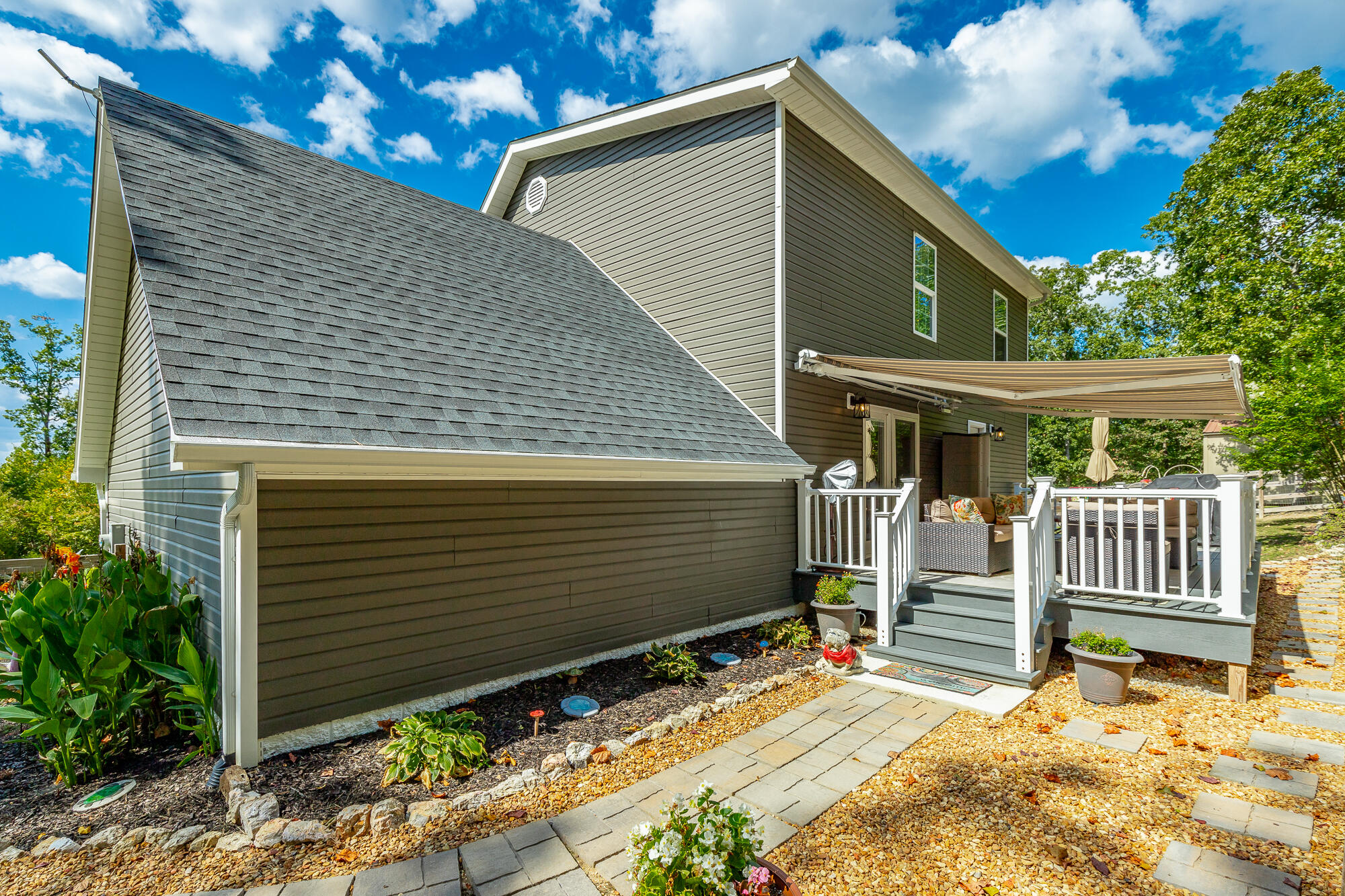 265 Greenbriar Trail NE