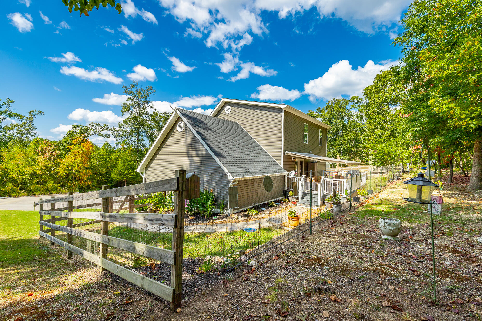 265 Greenbriar Trail NE