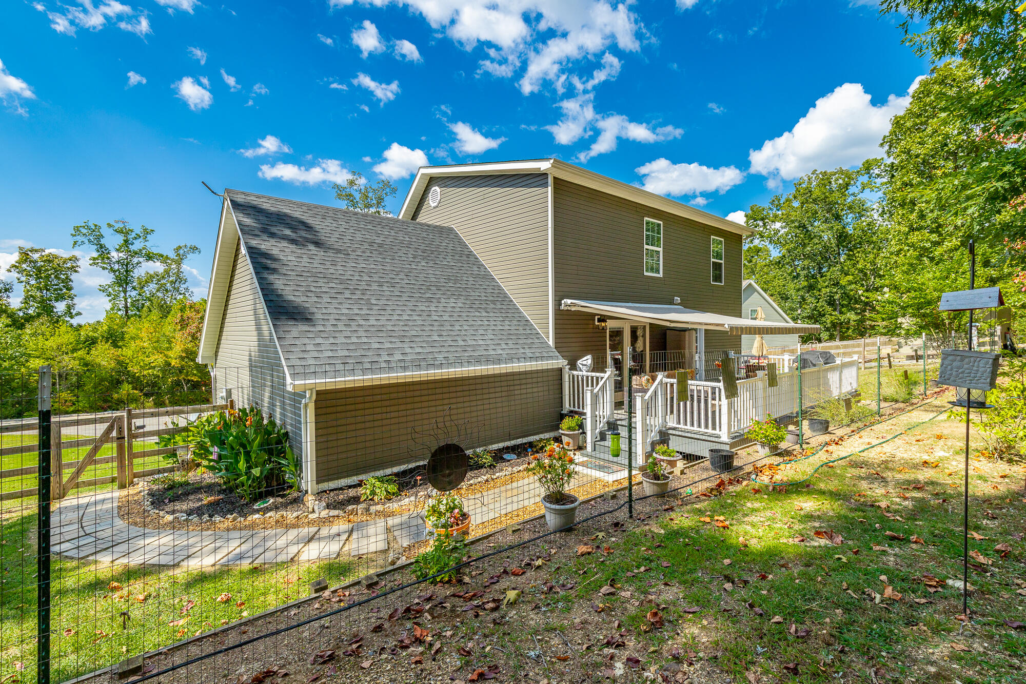 265 Greenbriar Trail NE