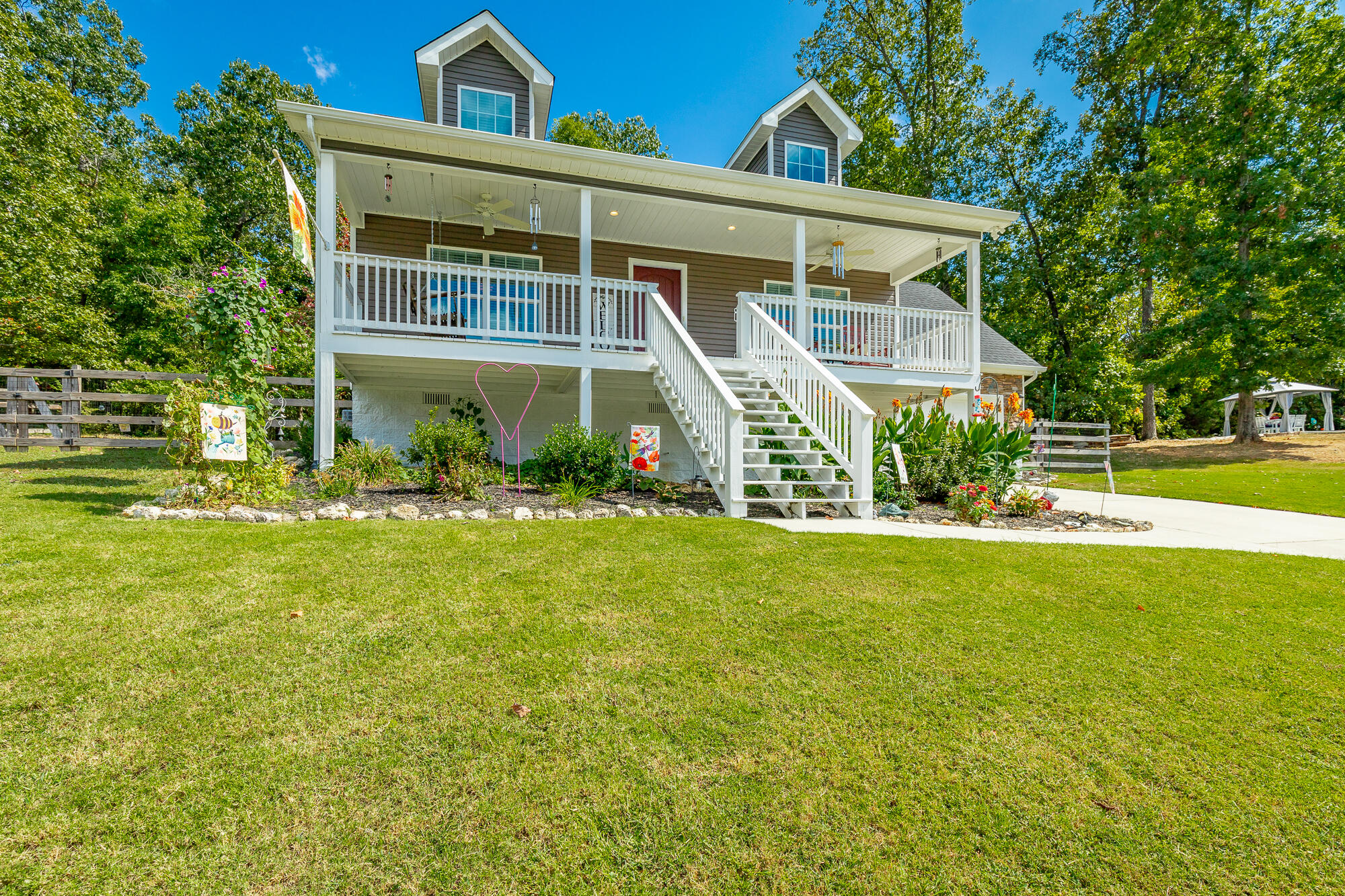 265 Greenbriar Trail NE