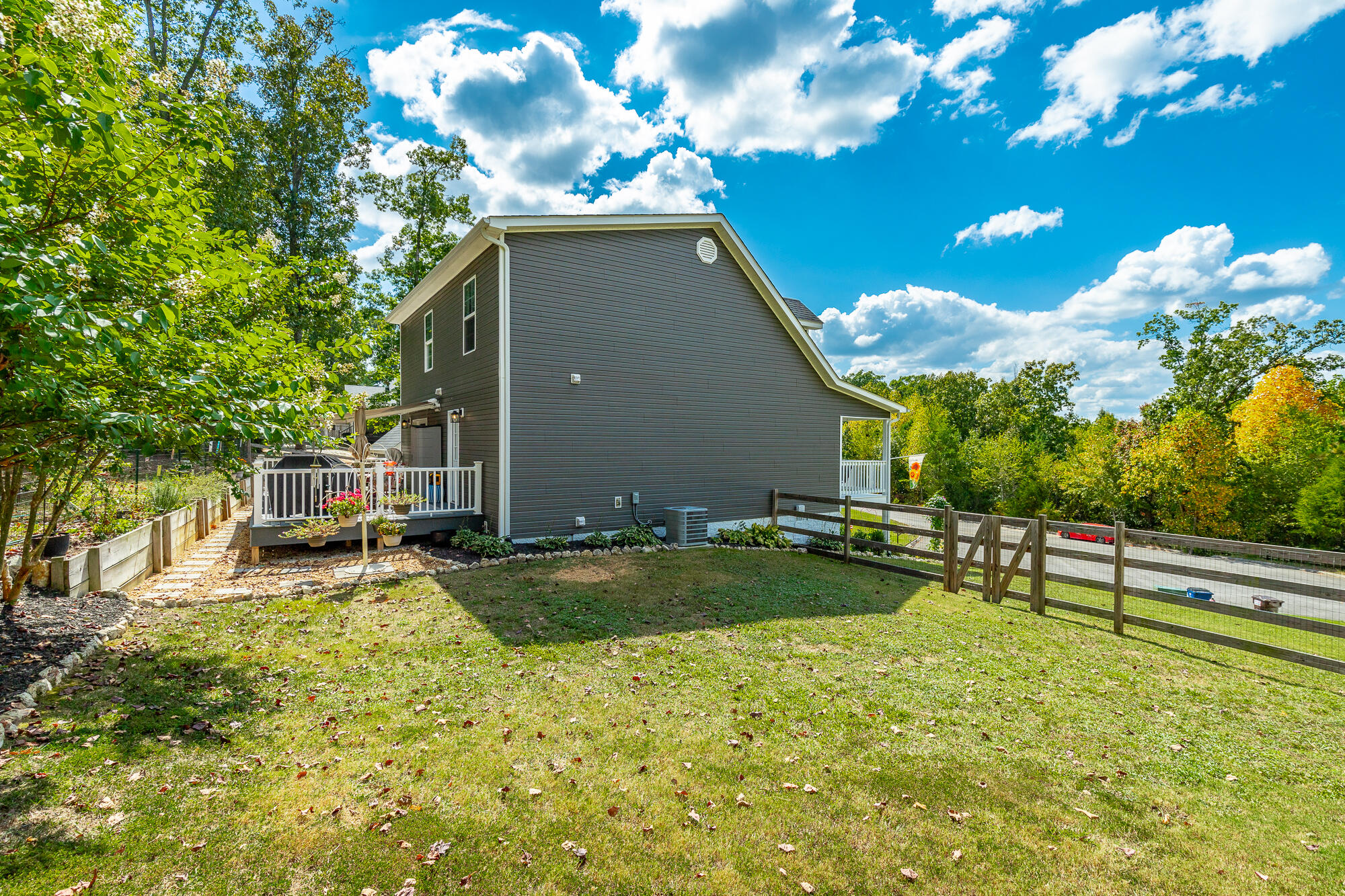 265 Greenbriar Trail NE