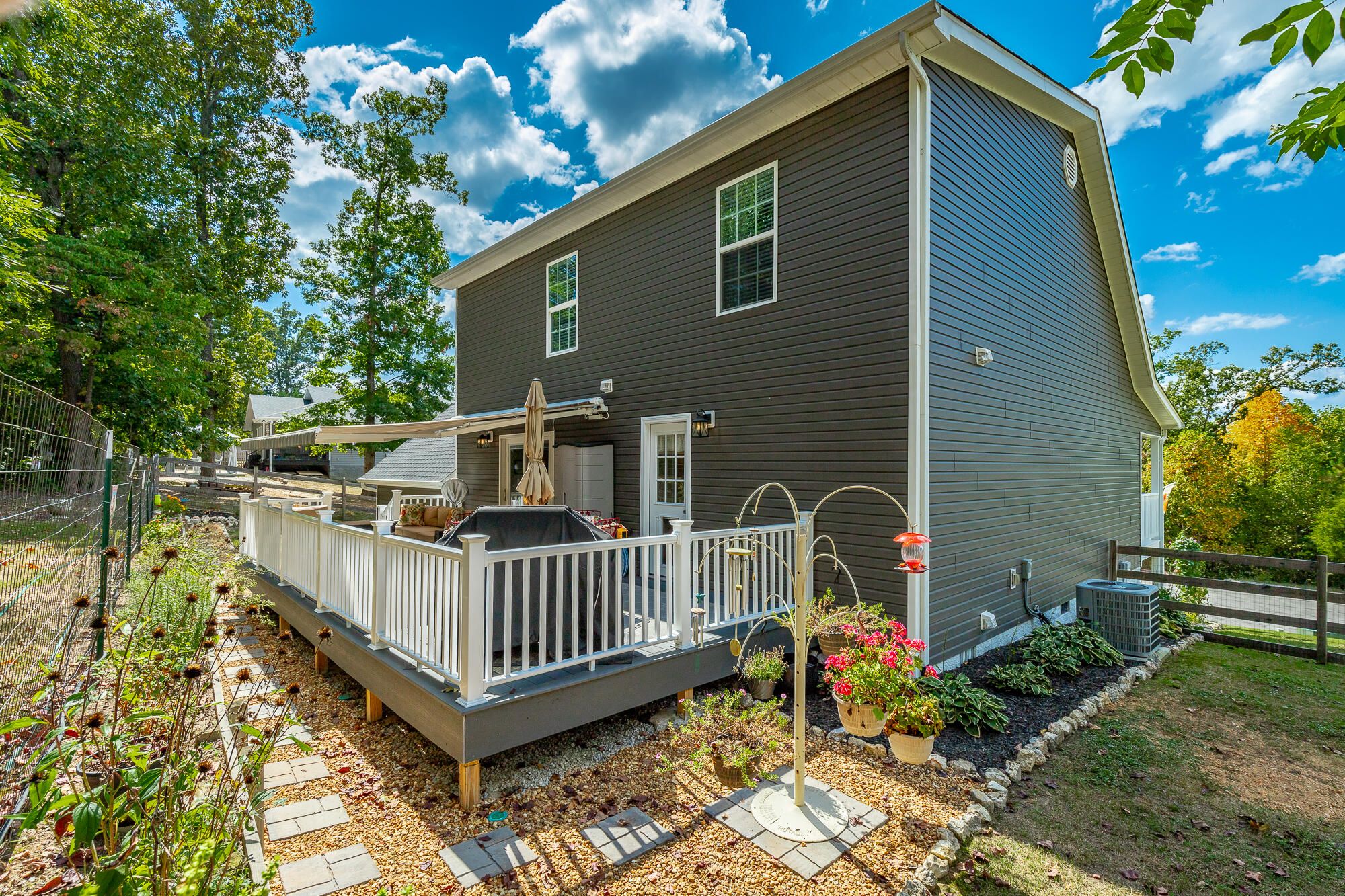 265 Greenbriar Trail NE