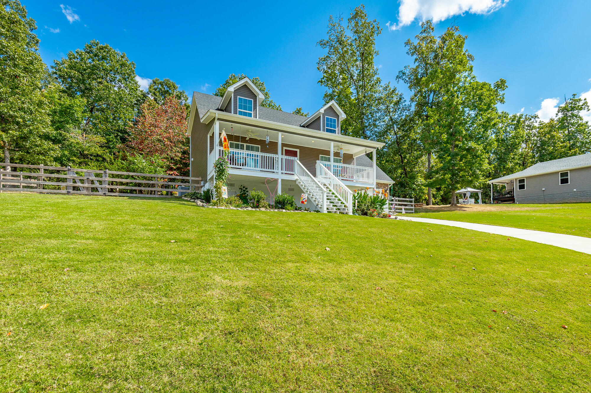 265 Greenbriar Trail NE
