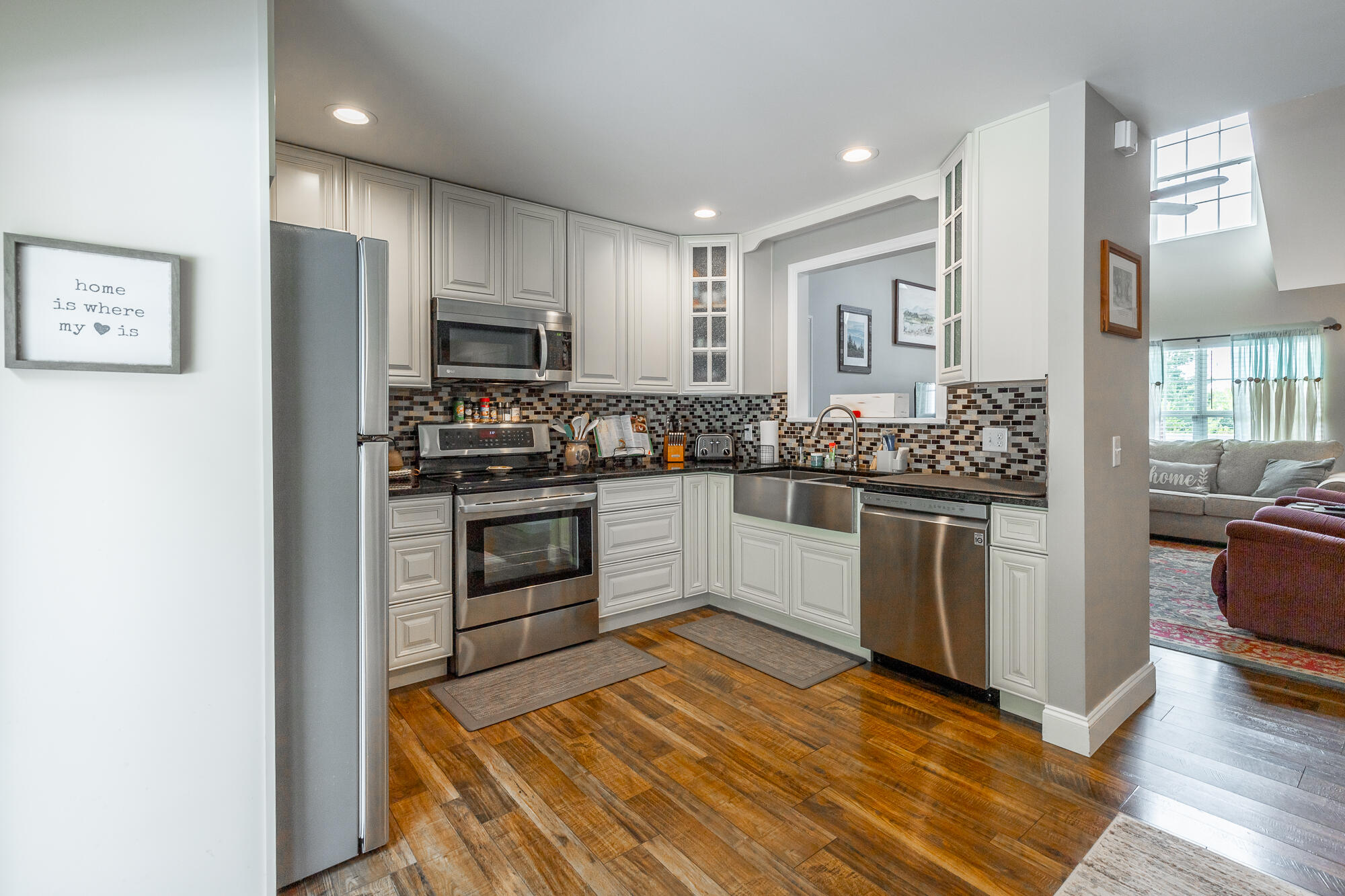 265 Greenbriar Trail NE