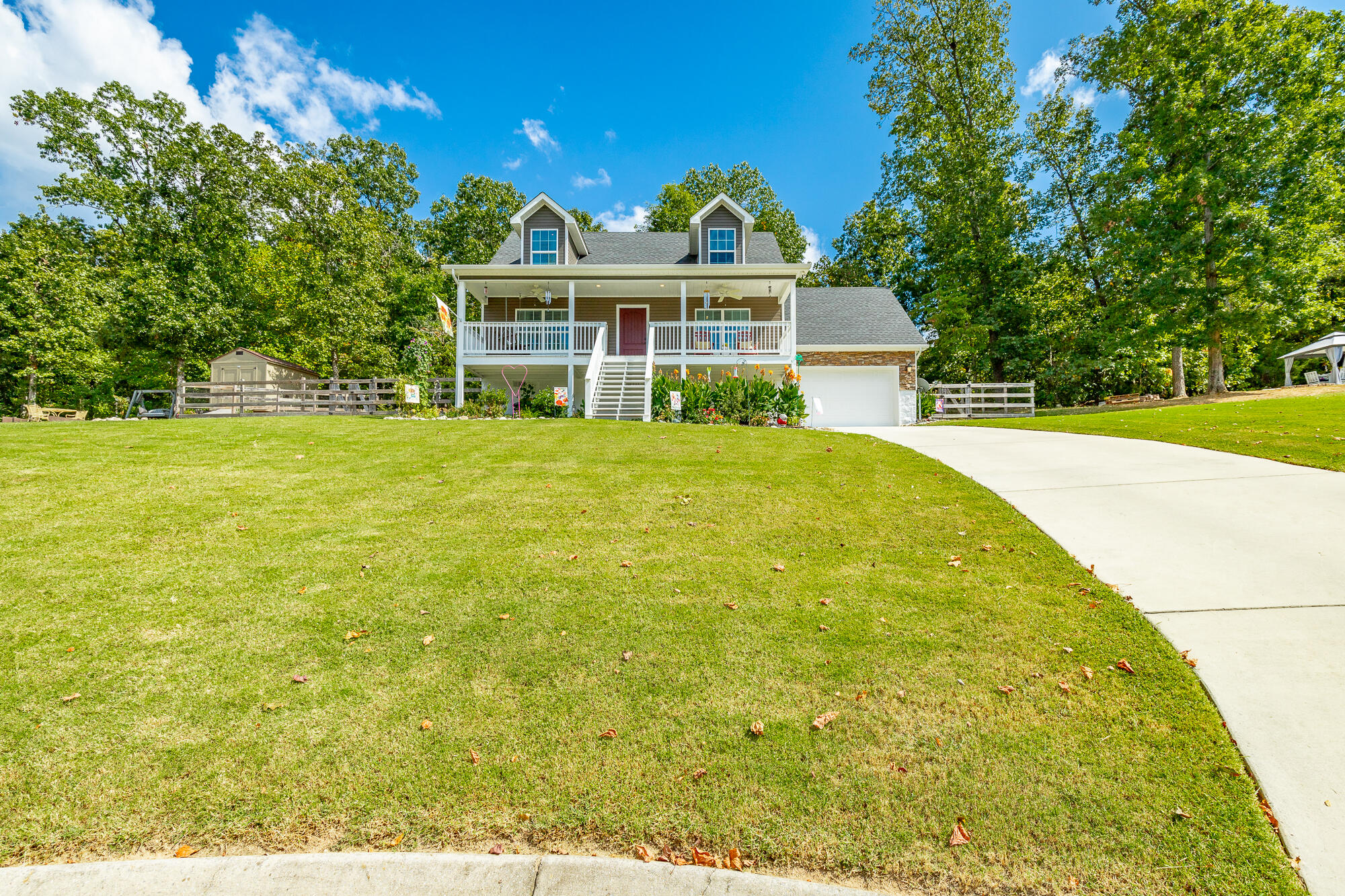 265 Greenbriar Trail NE