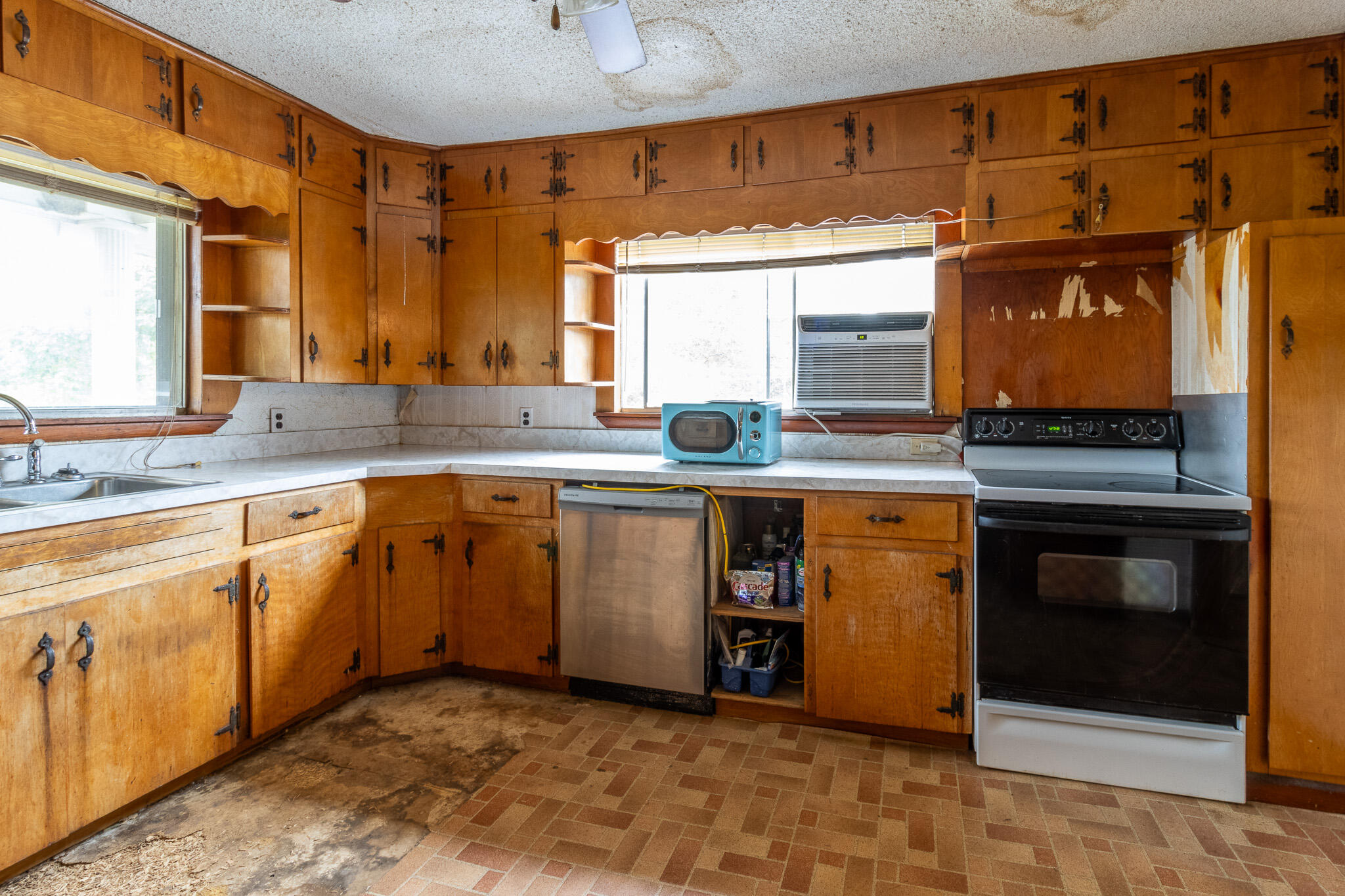 4941 Cloverdale Road