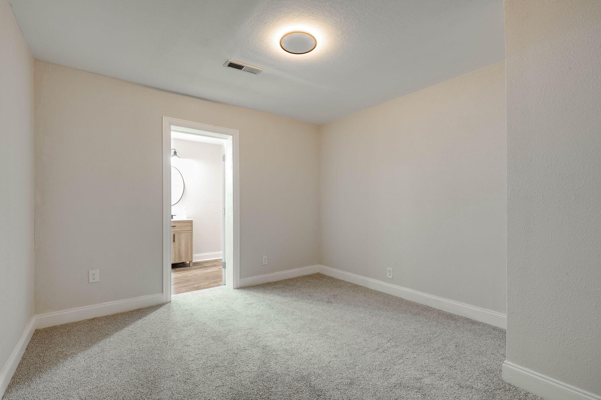 496 Mineral Avenue