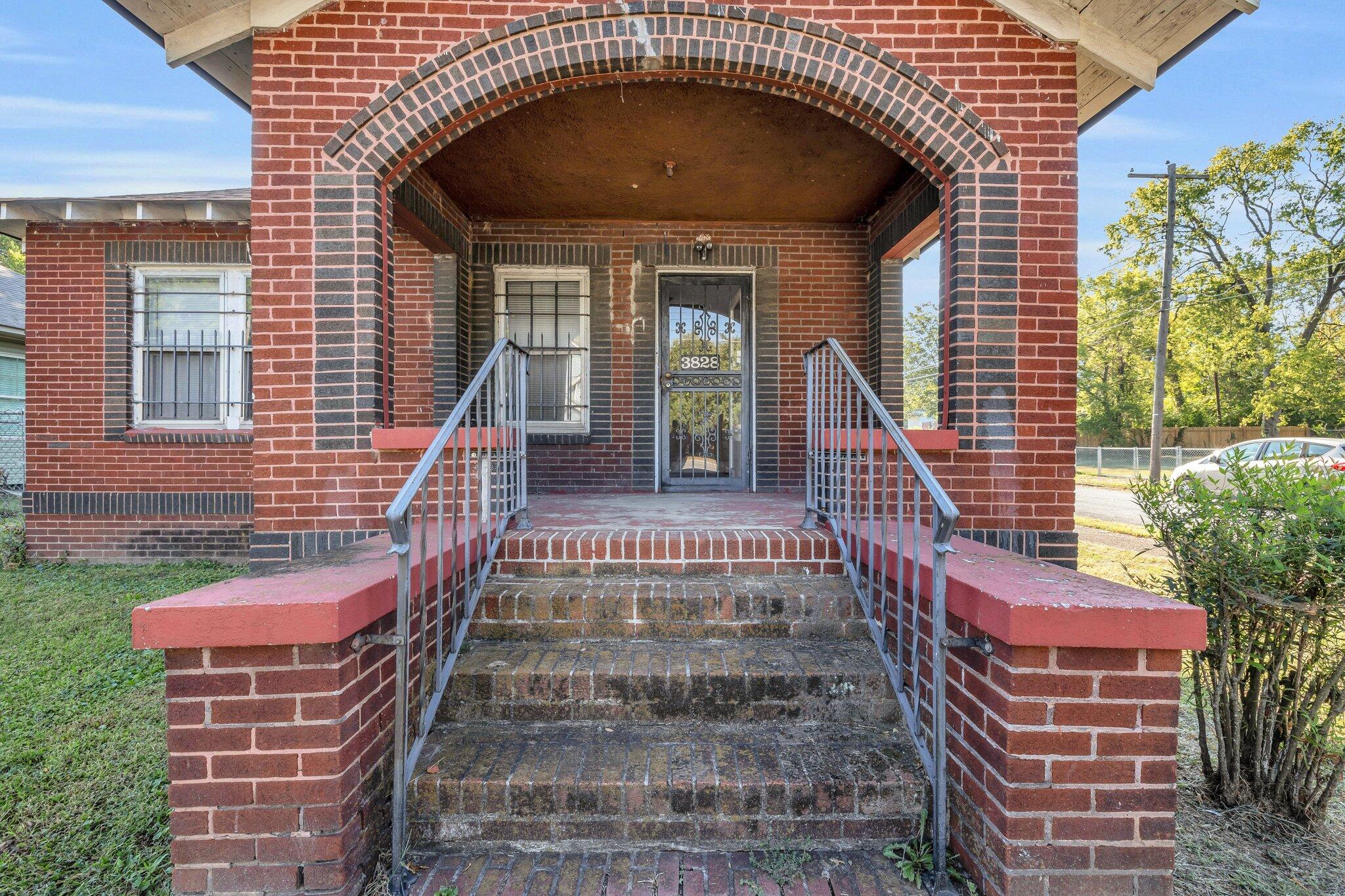 3828 Highland Avenue