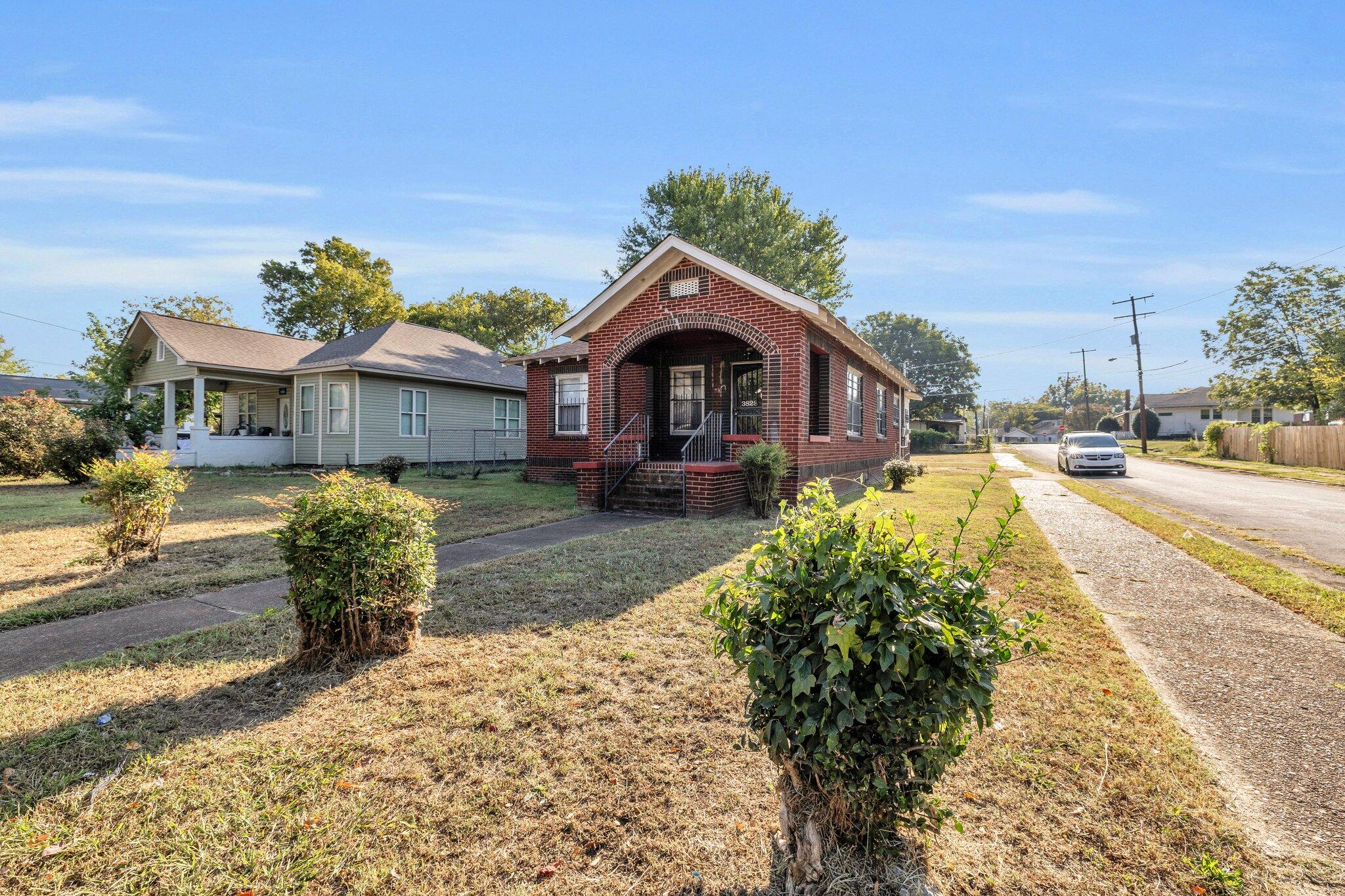 3828 Highland Avenue