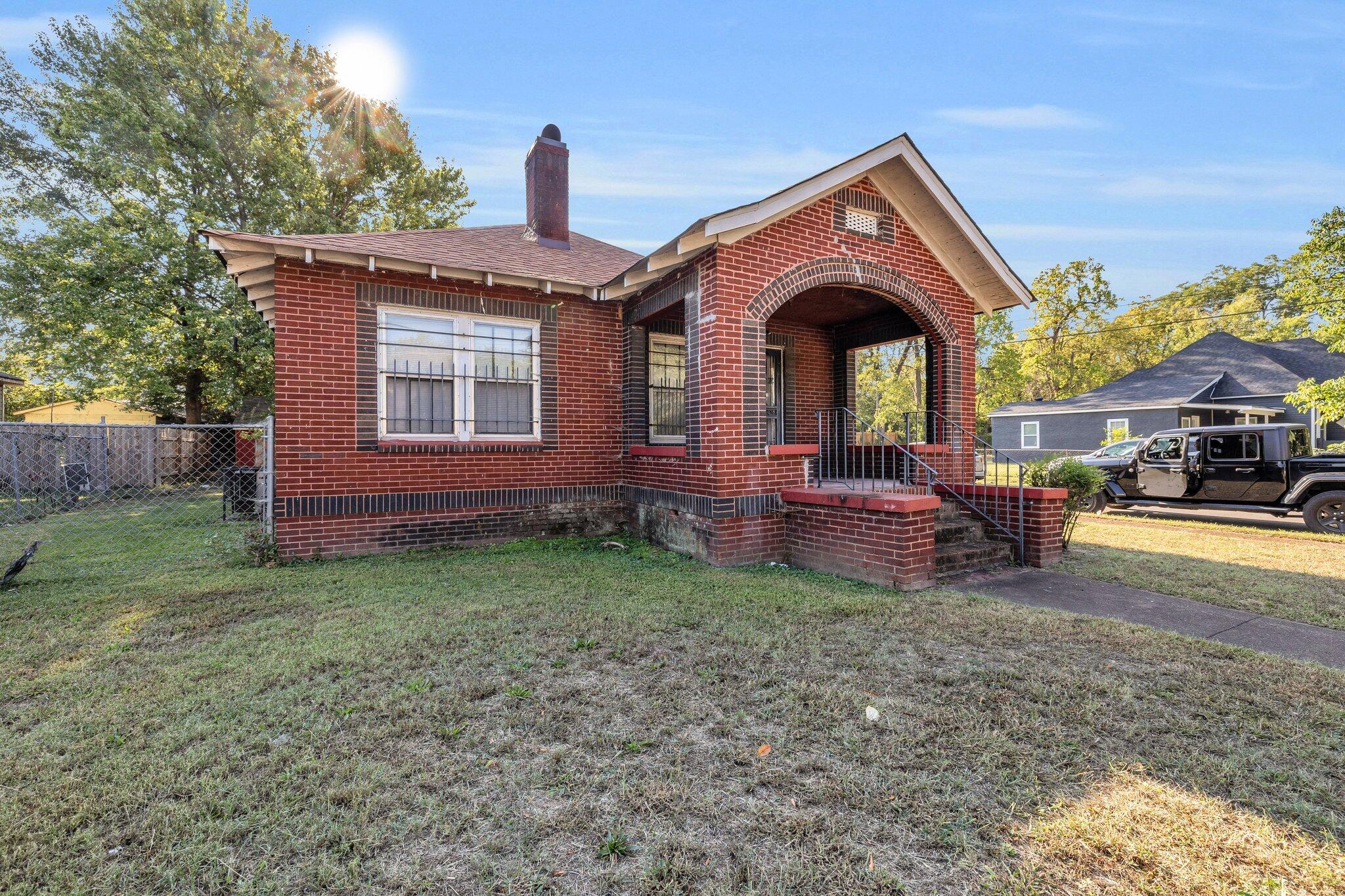 3828 Highland Avenue