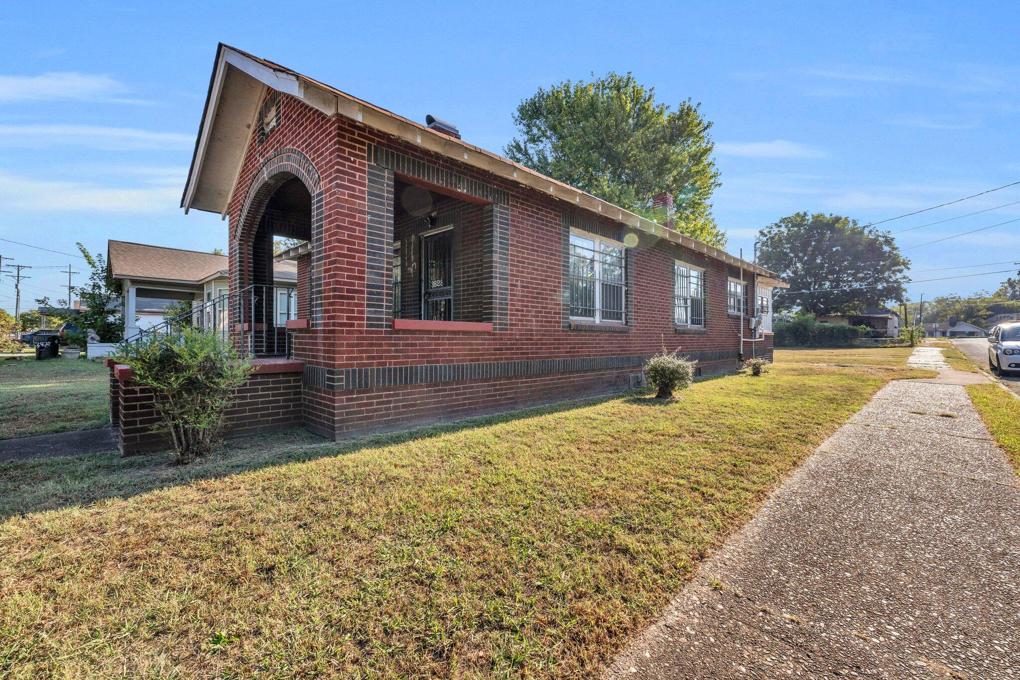 3828 Highland Avenue