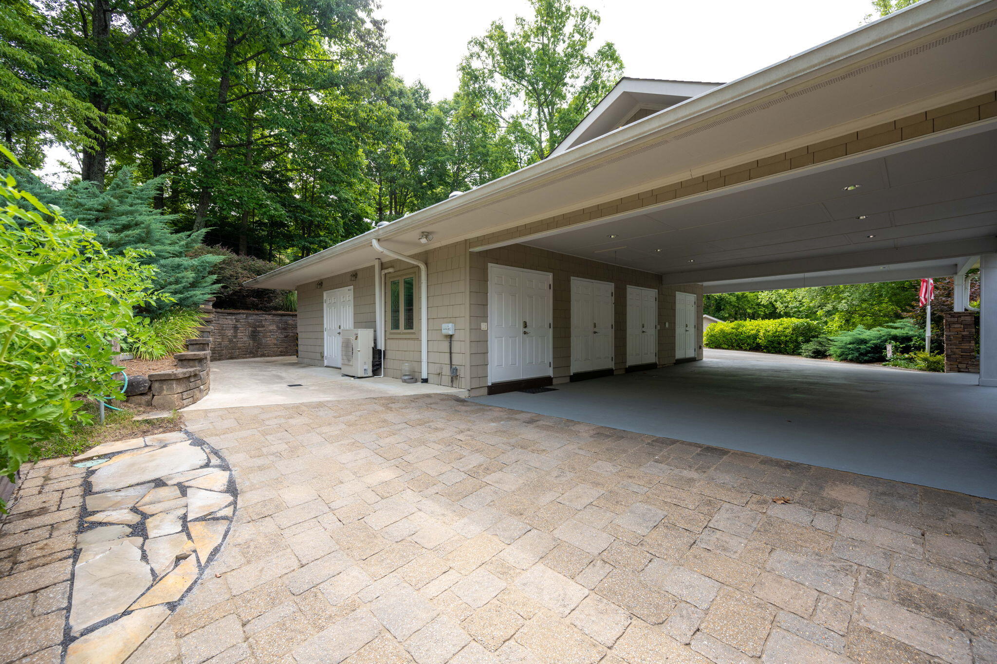 2106 Wisteria Drive