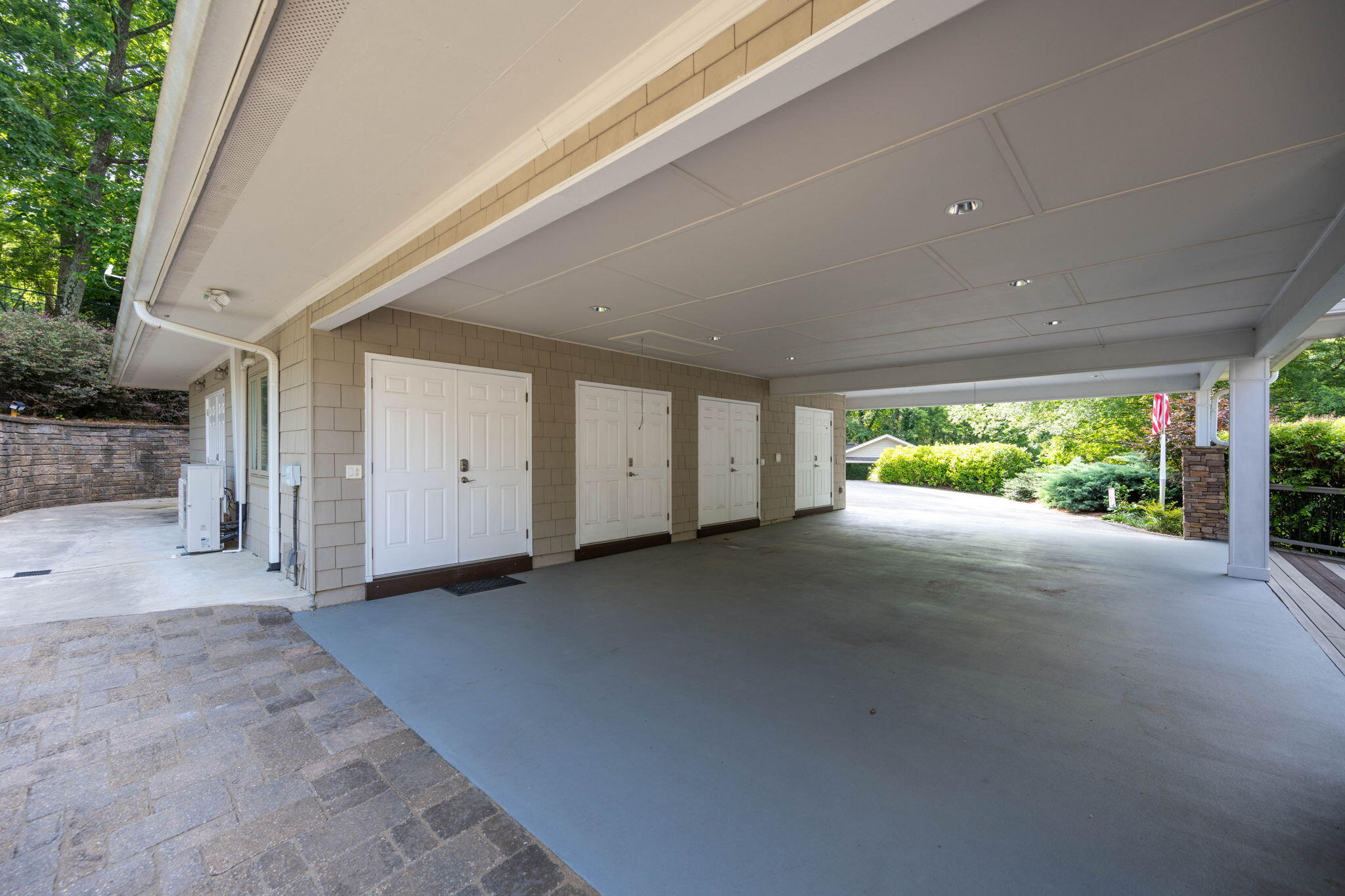 2106 Wisteria Drive