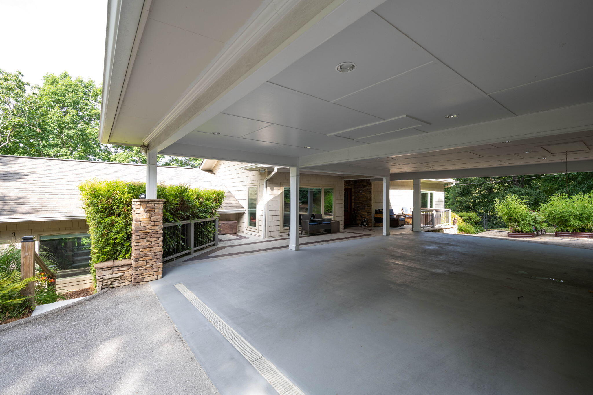 2106 Wisteria Drive