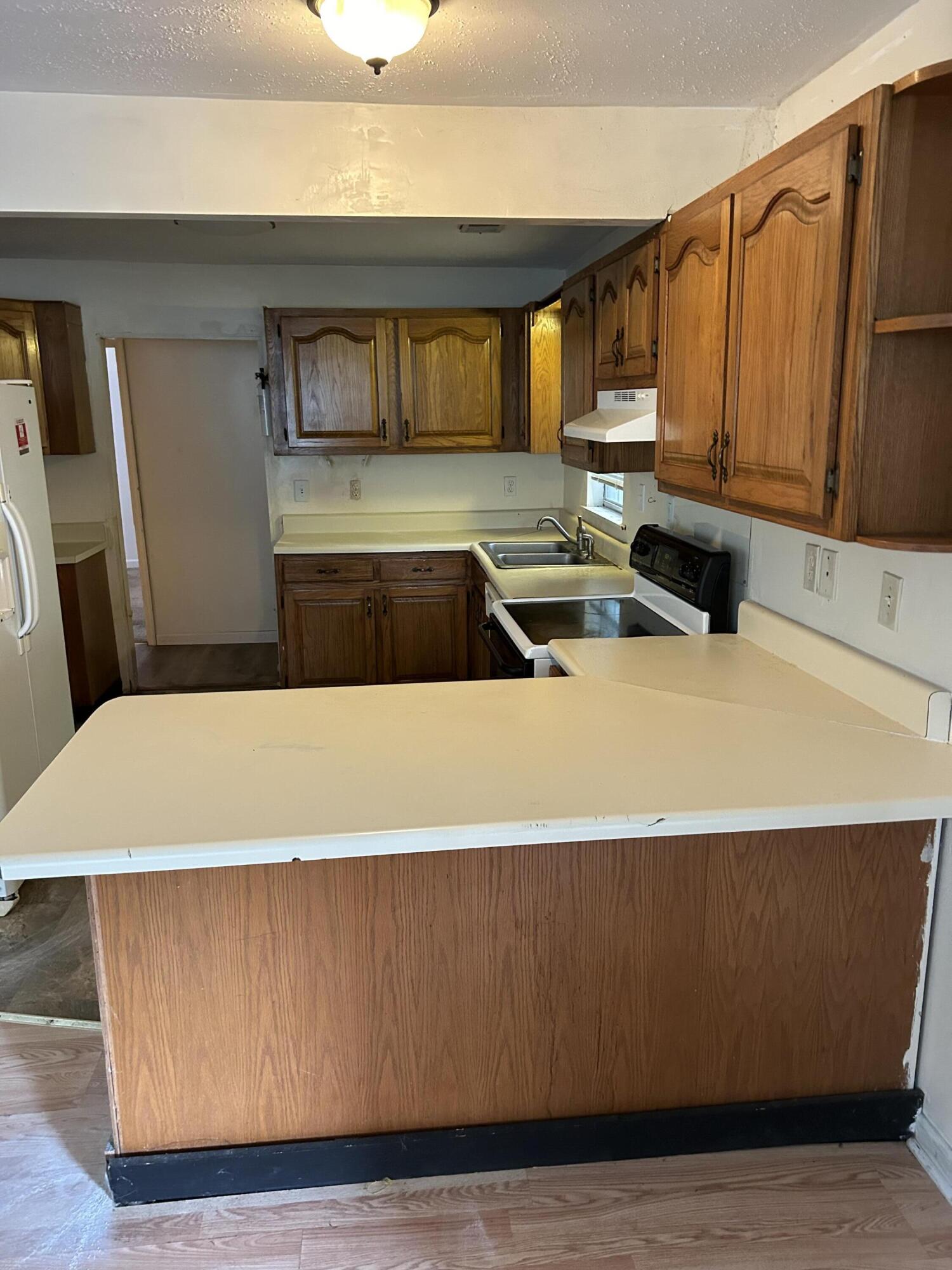 556 W Garden Farm Road