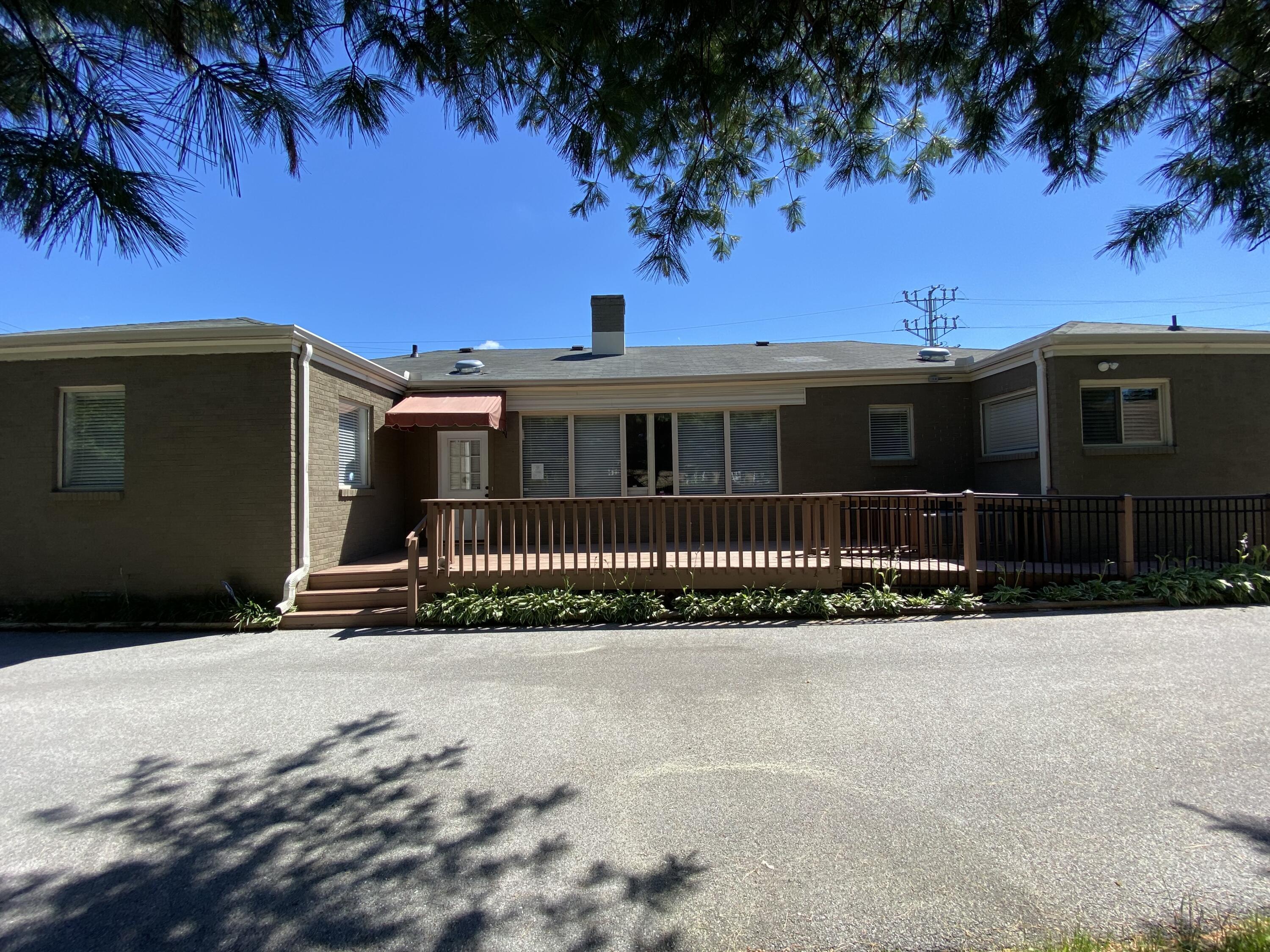 4115 North Terrace