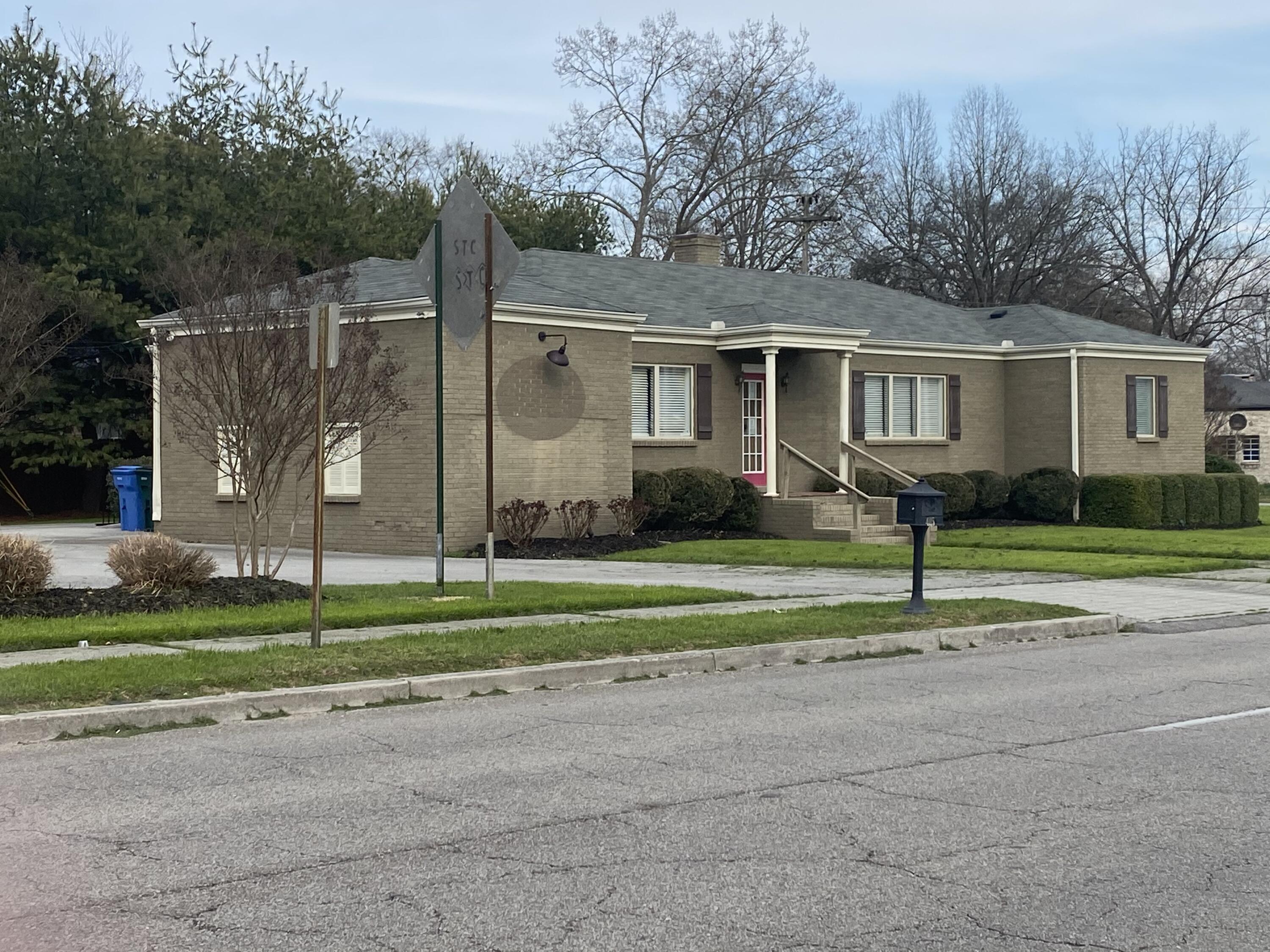 4115 North Terrace