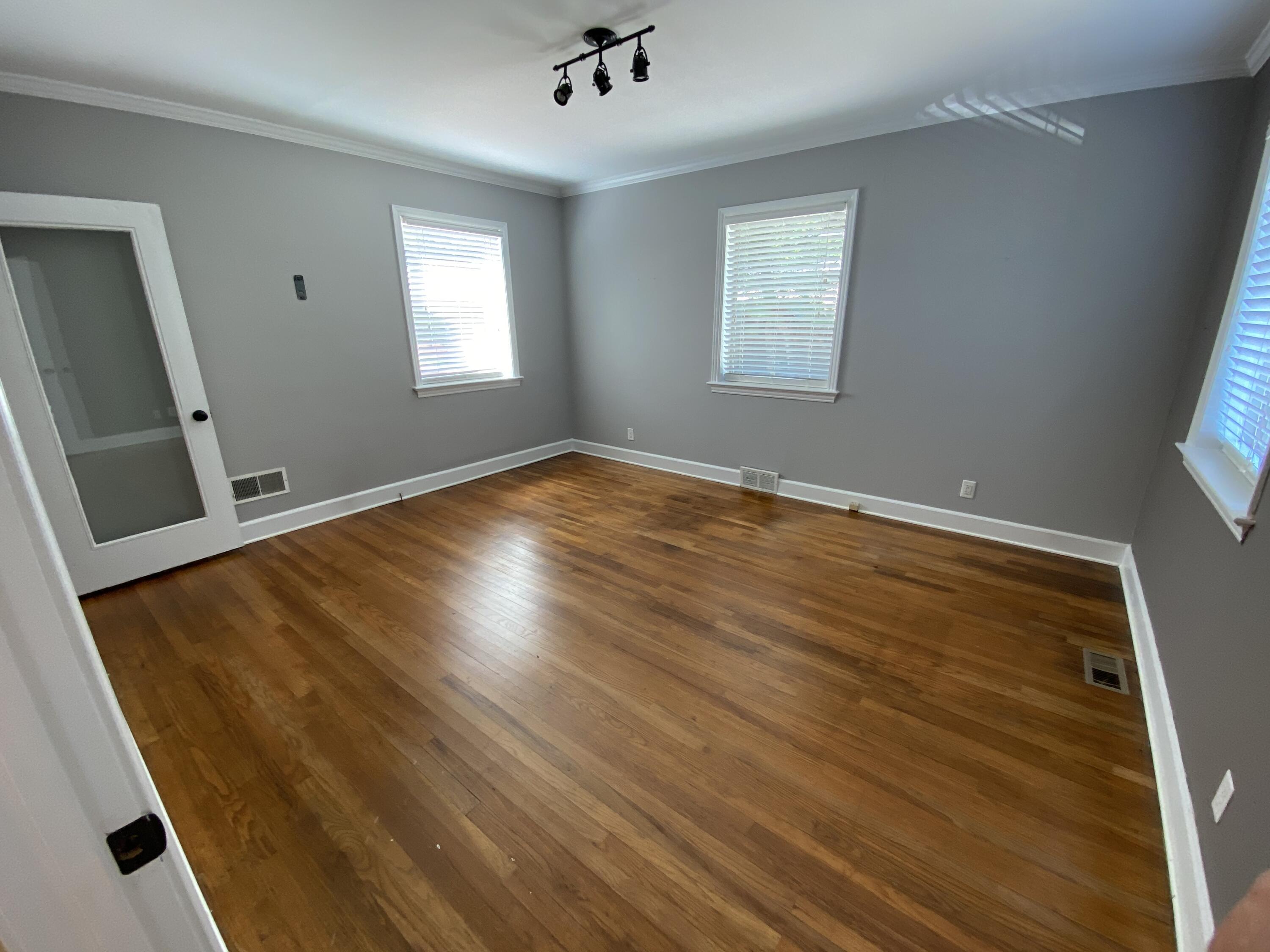4115 North Terrace