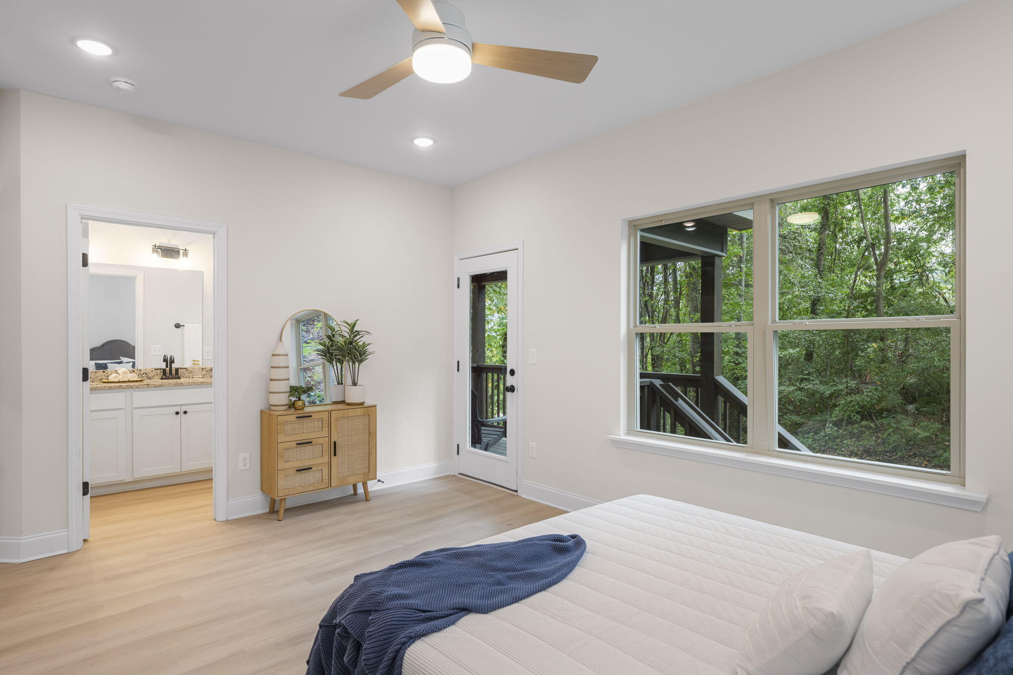 4520 Kellys Ferry Road, 12