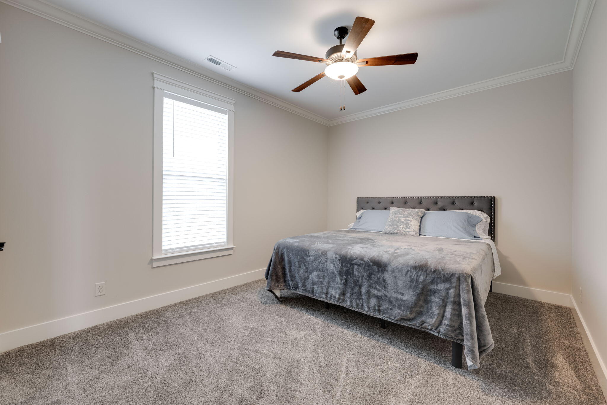 5857 Dalton Pike