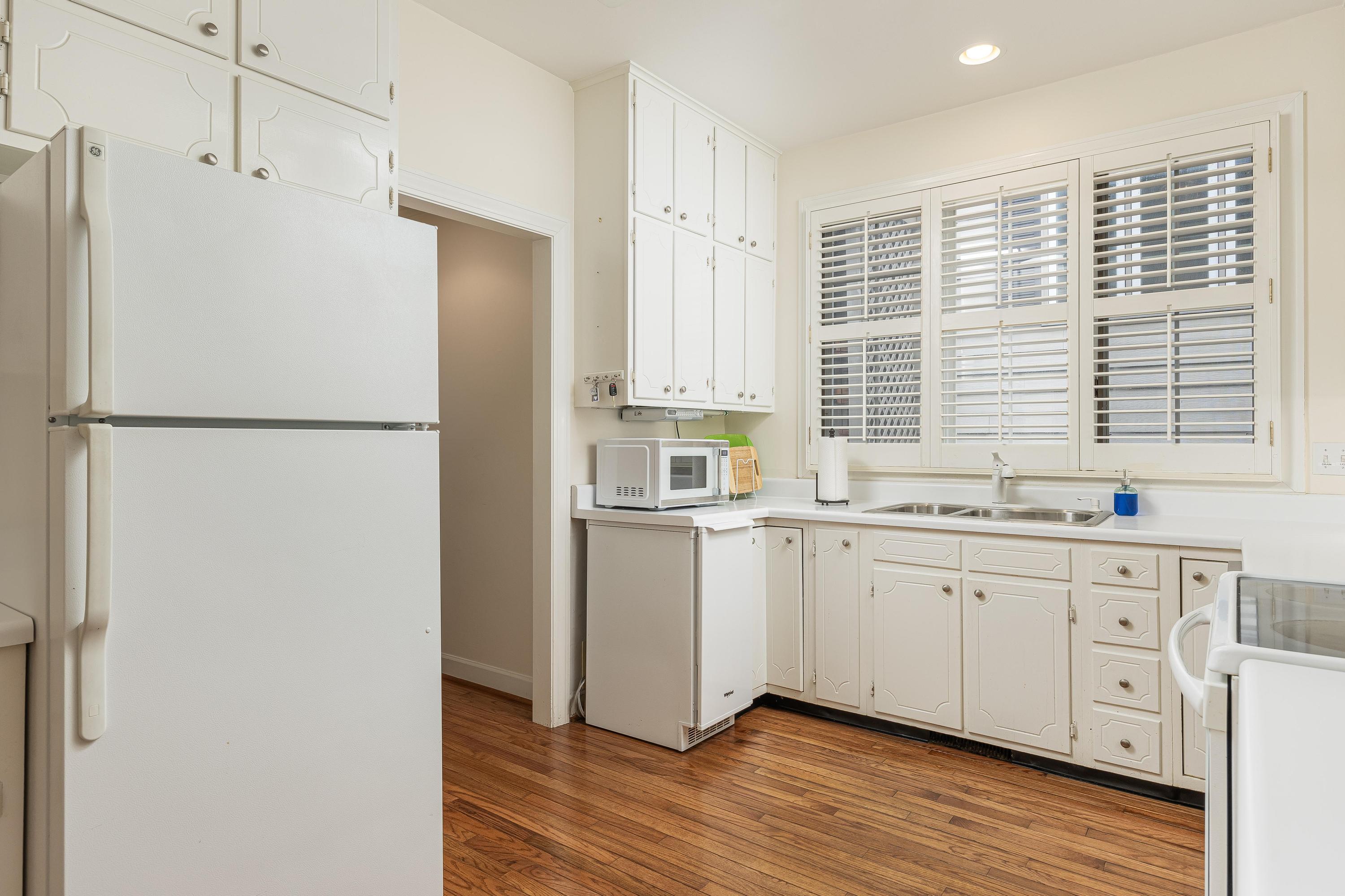 100 Scenic Highway, 48