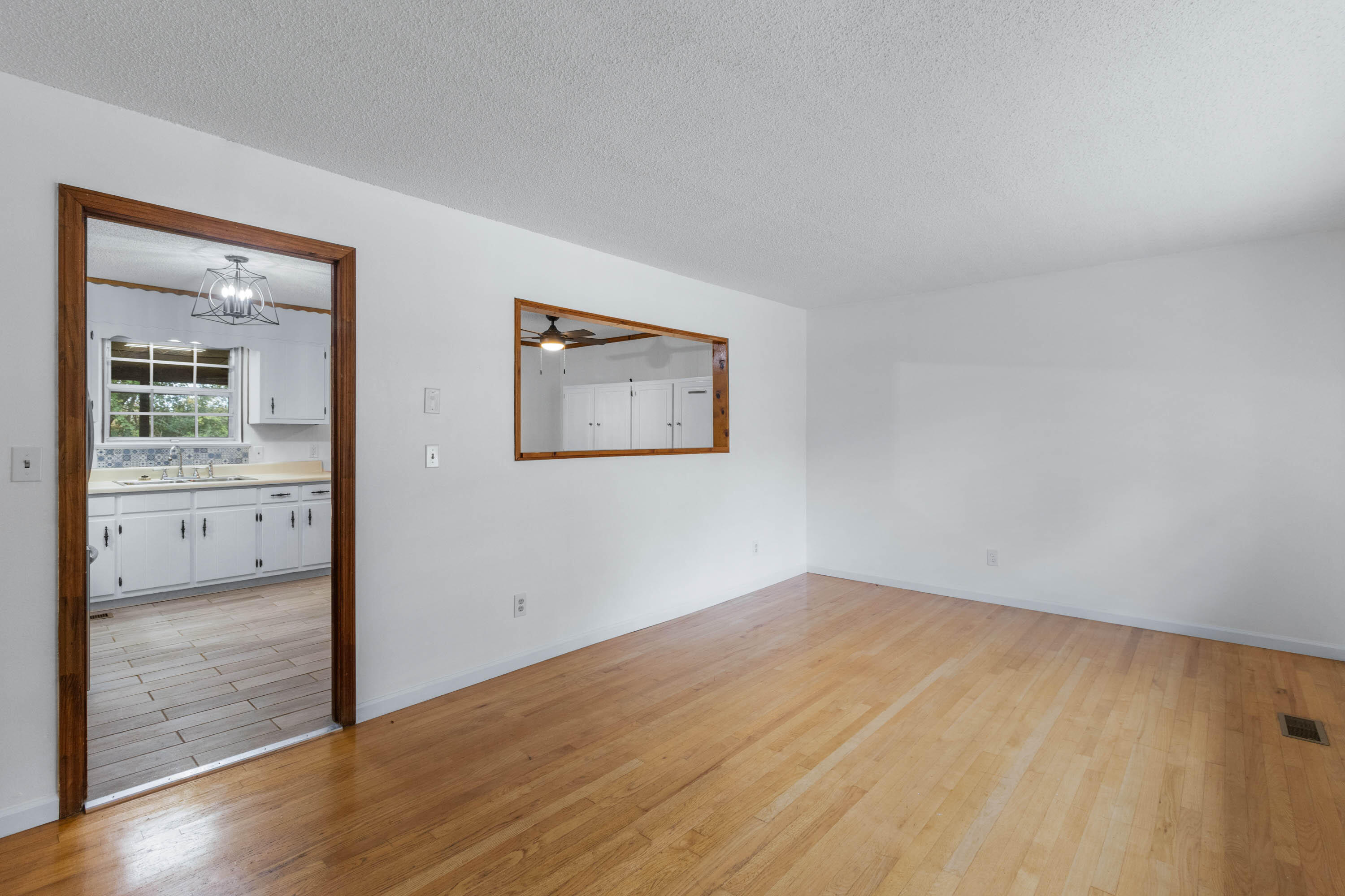 6712 Barclay Lane