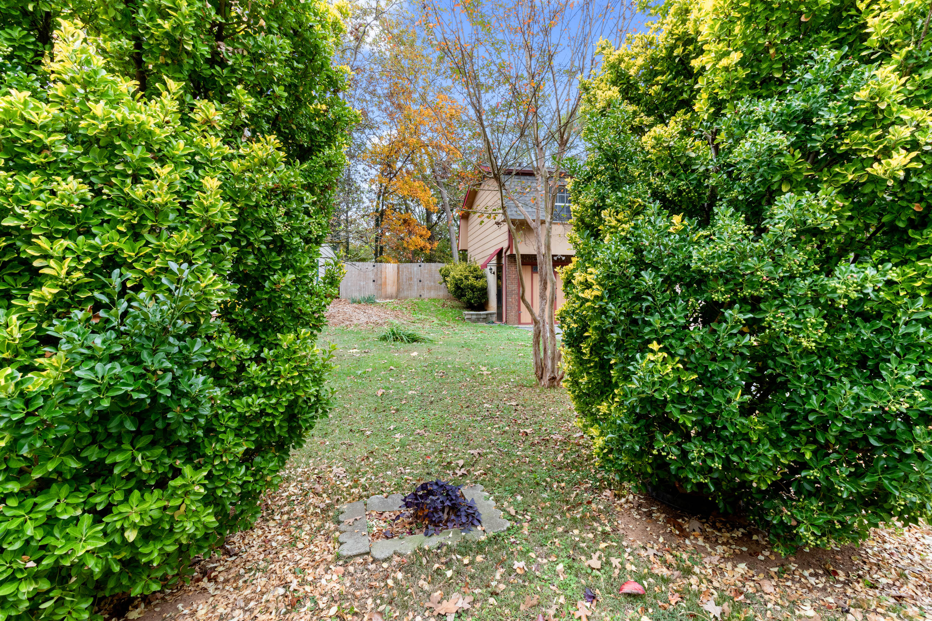 6712 Barclay Lane
